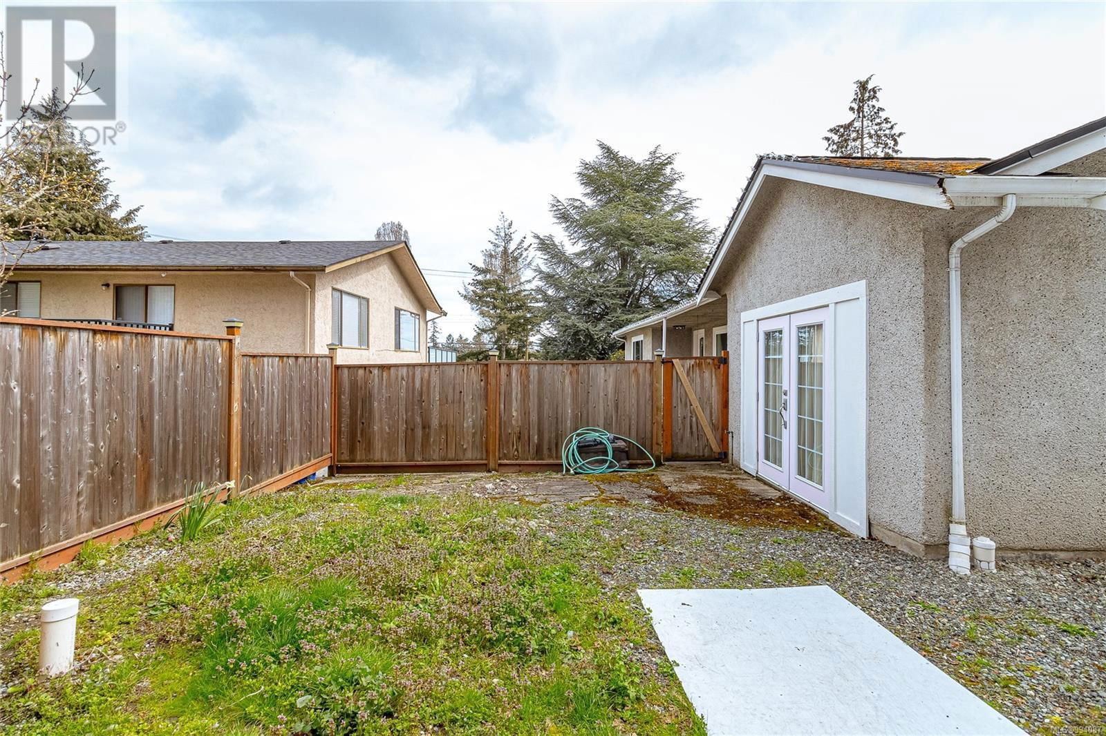 4078 QUADRA STREET Image 29