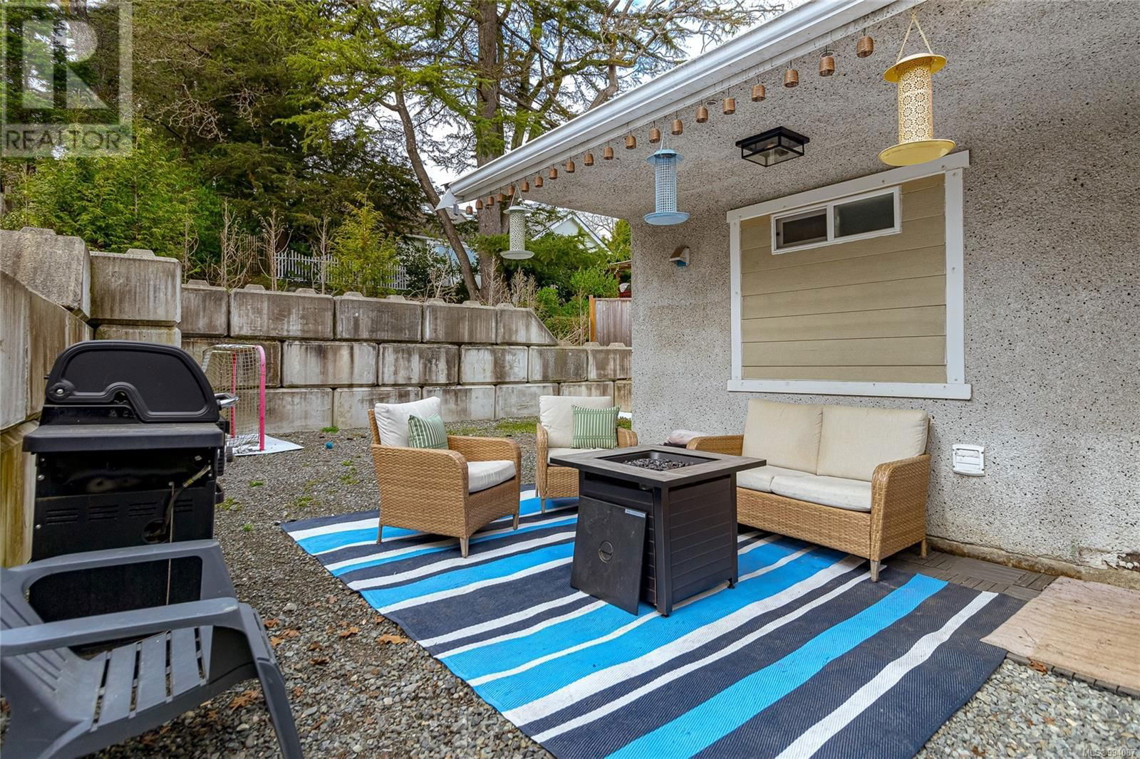 4078 QUADRA STREET Image 33