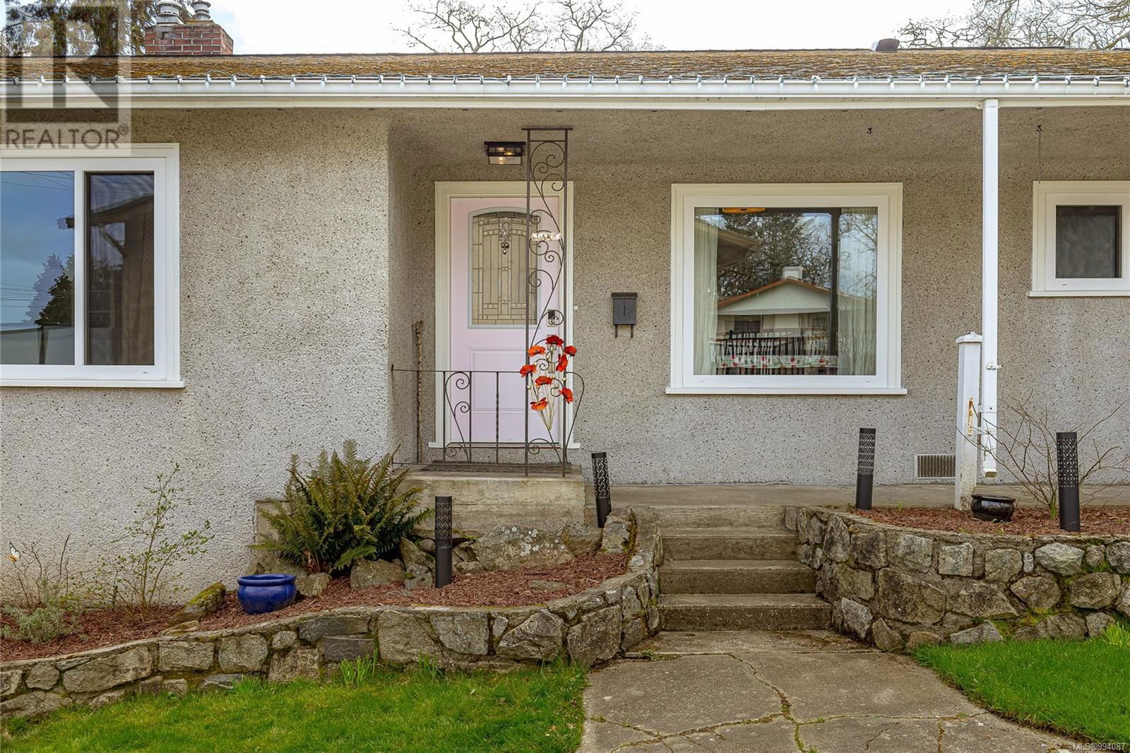 4078 QUADRA STREET Image 5
