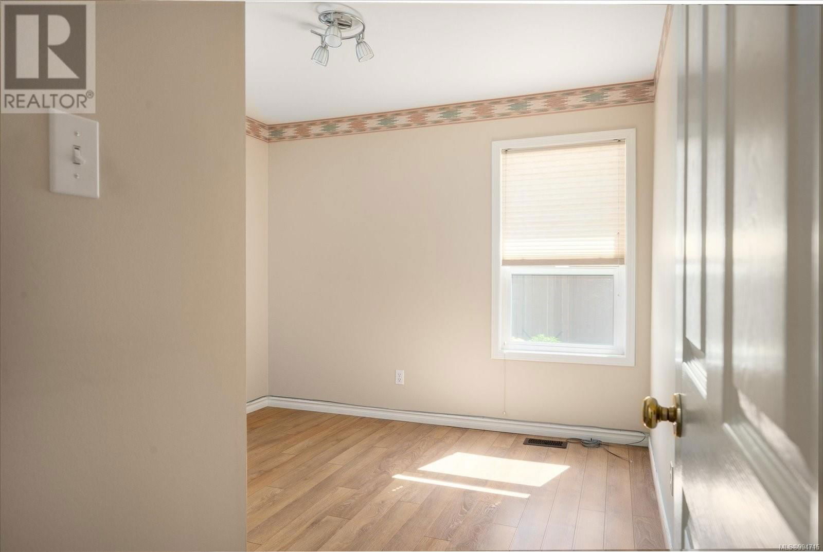 117 - 240 STANFORD AVENUE EAST Image 36
