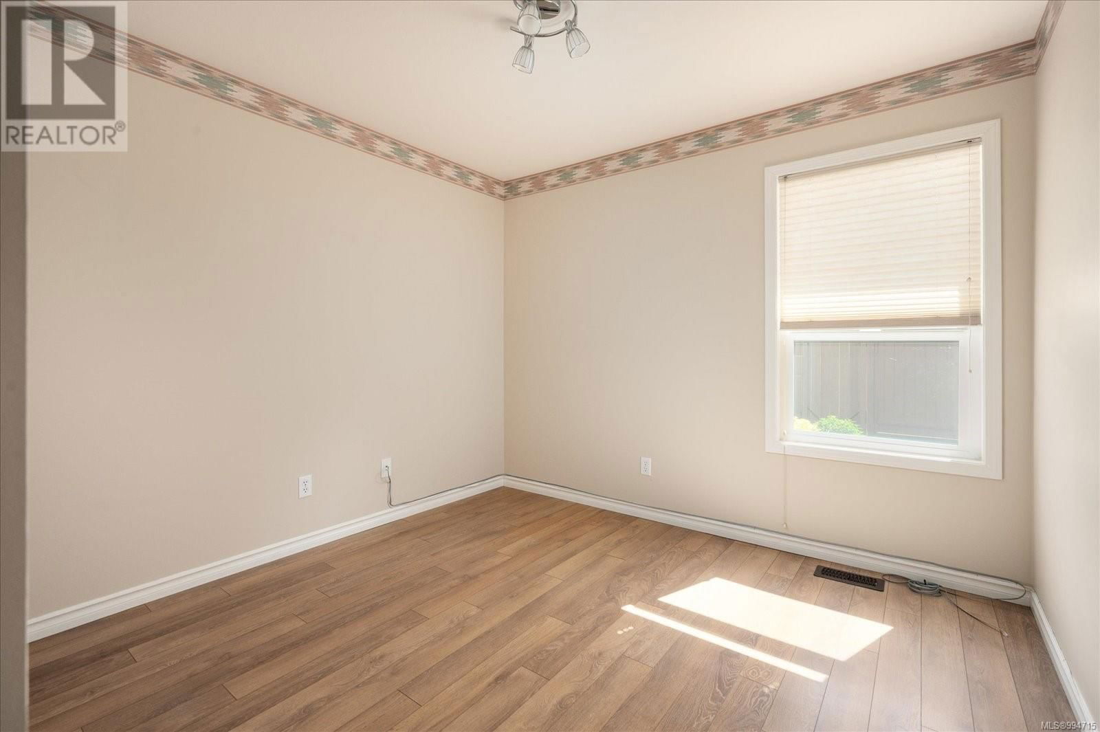 117 - 240 STANFORD AVENUE EAST Image 37