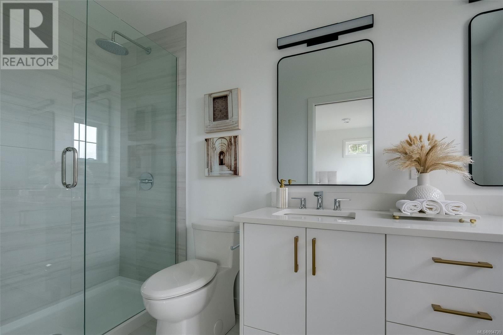 Unit 11 - 3907 CEDAR HILL ROAD Image 18