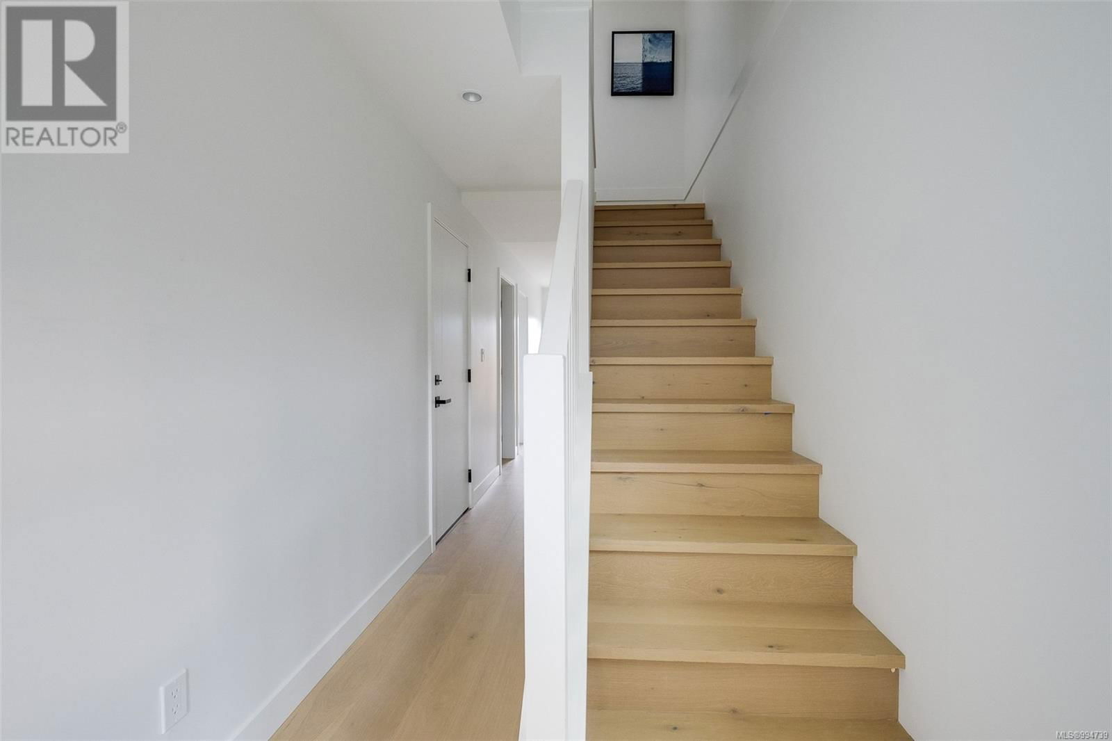 Unit 11 - 3907 CEDAR HILL ROAD Image 26