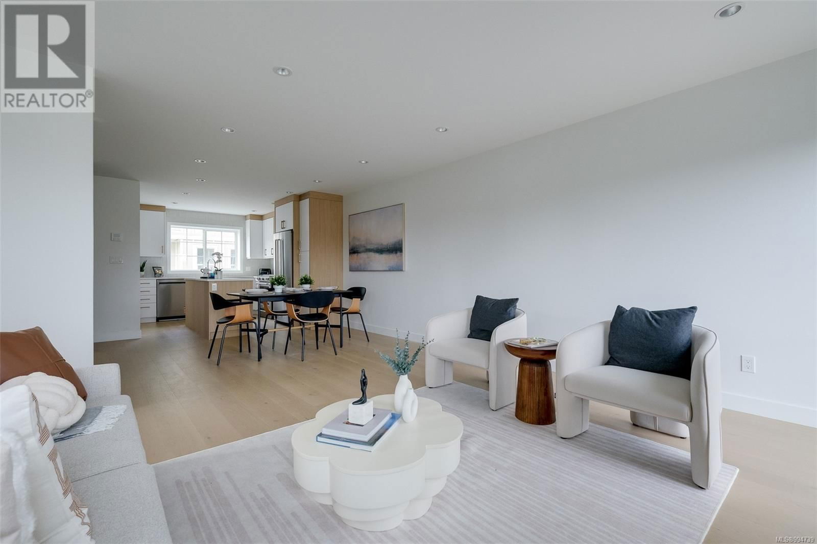 Unit 11 - 3907 CEDAR HILL ROAD Image 3