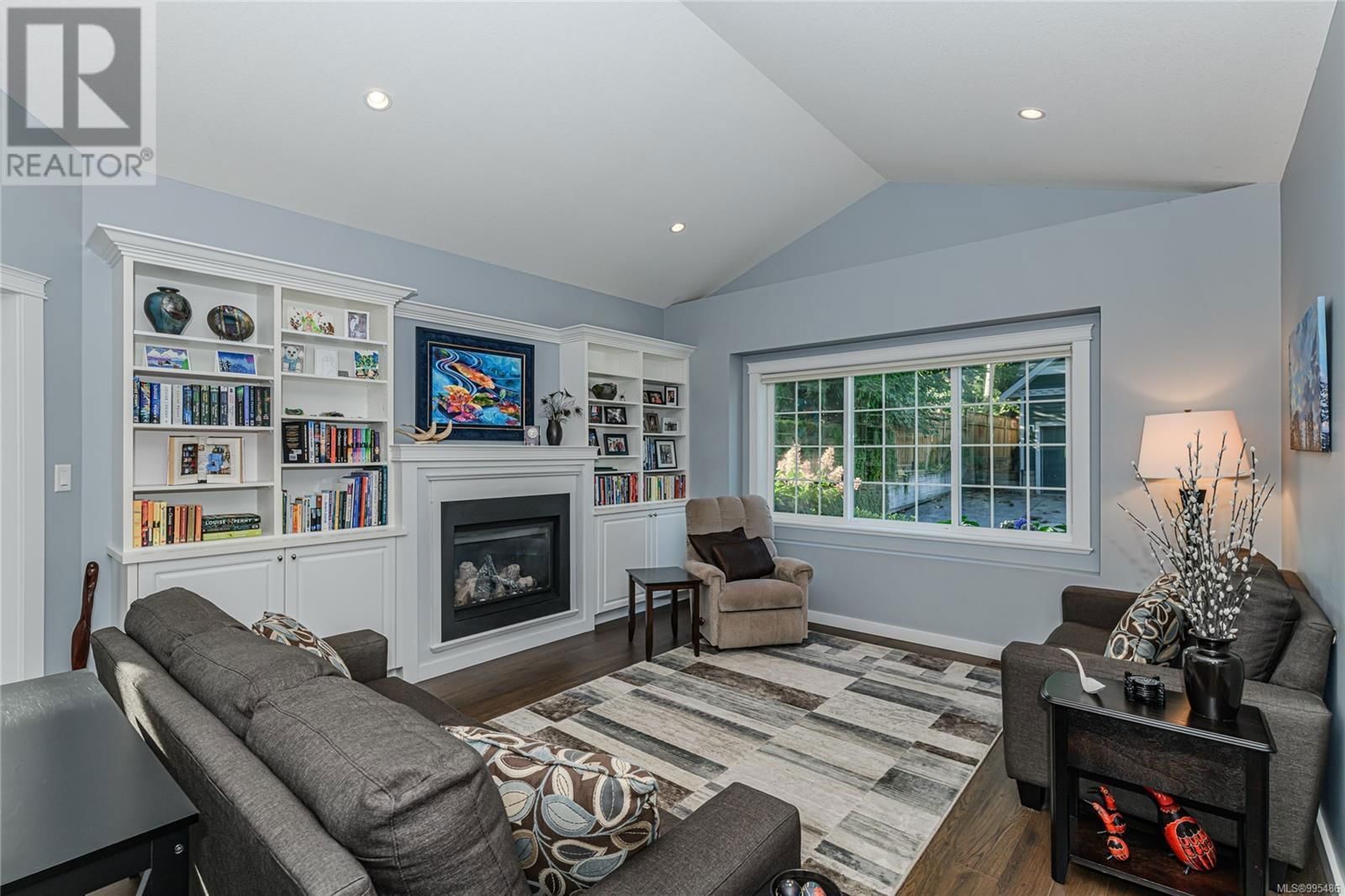 3 - 3134 MANOR DRIVE Image 12
