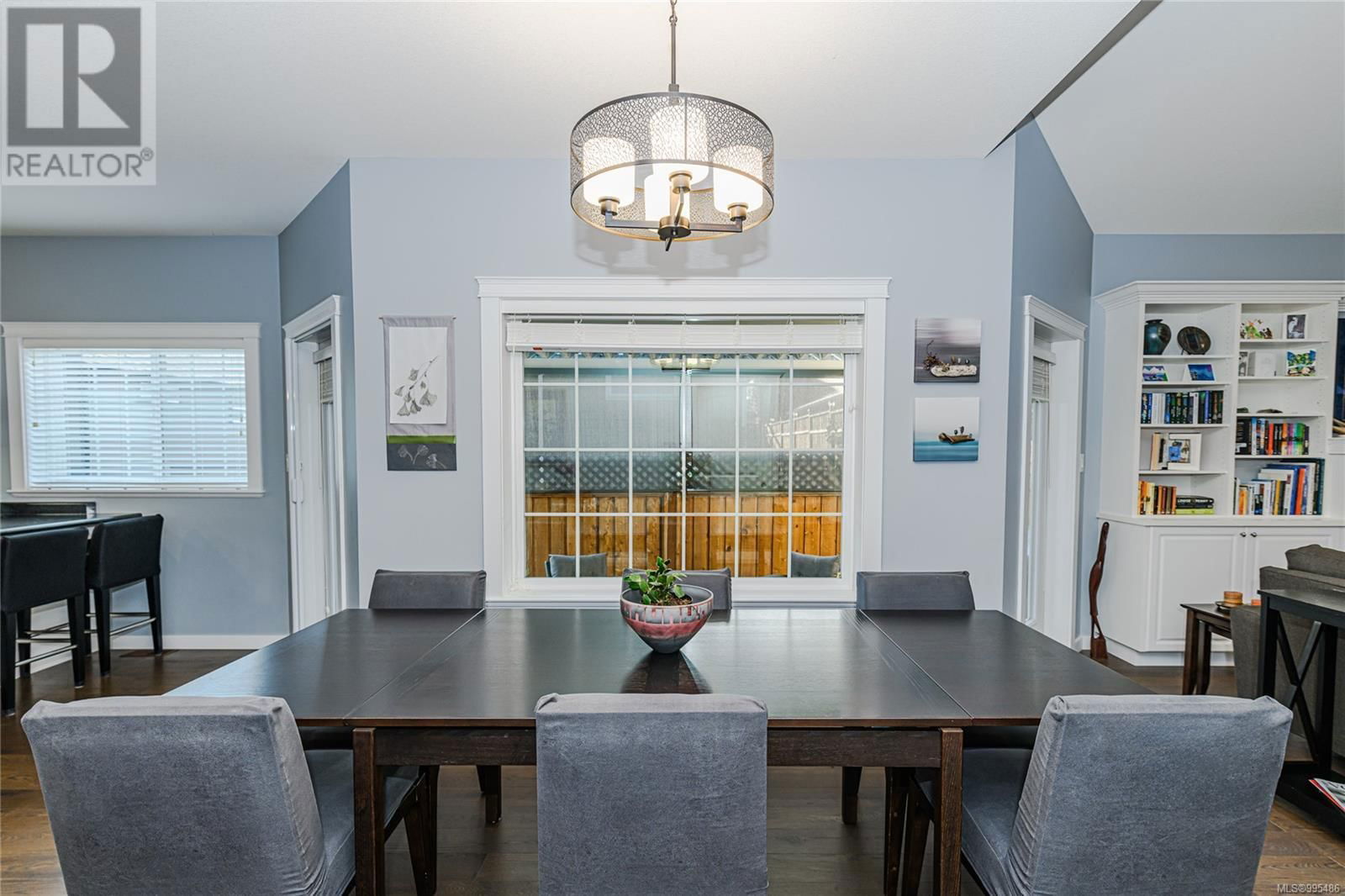 3 - 3134 MANOR DRIVE Image 15