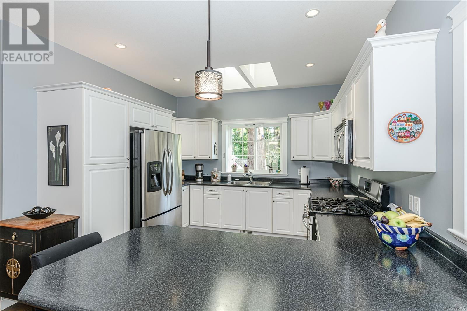 3 - 3134 MANOR DRIVE Image 16