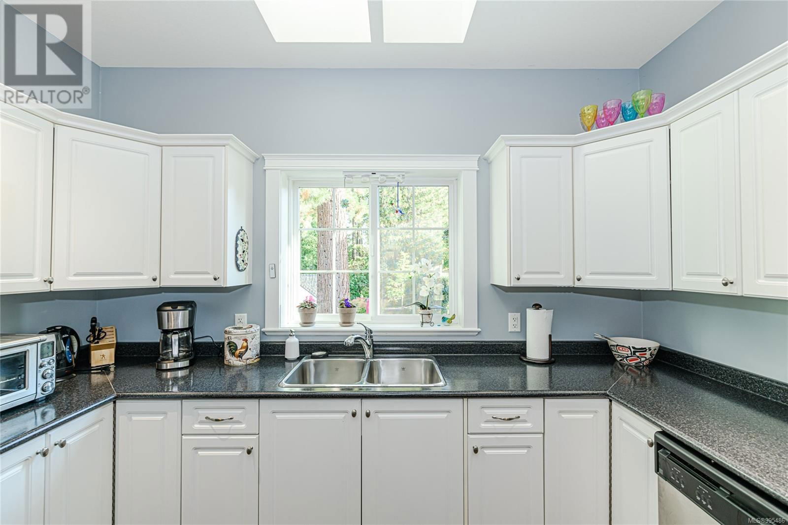 3 - 3134 MANOR DRIVE Image 18