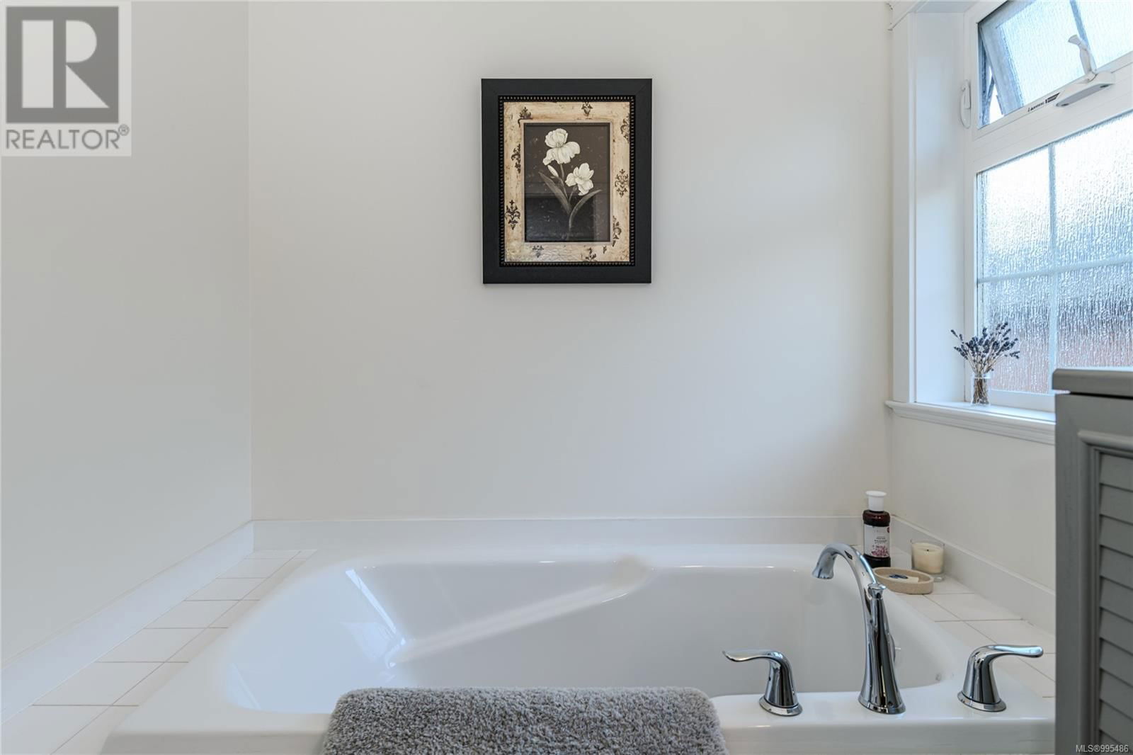 3 - 3134 MANOR DRIVE Image 26