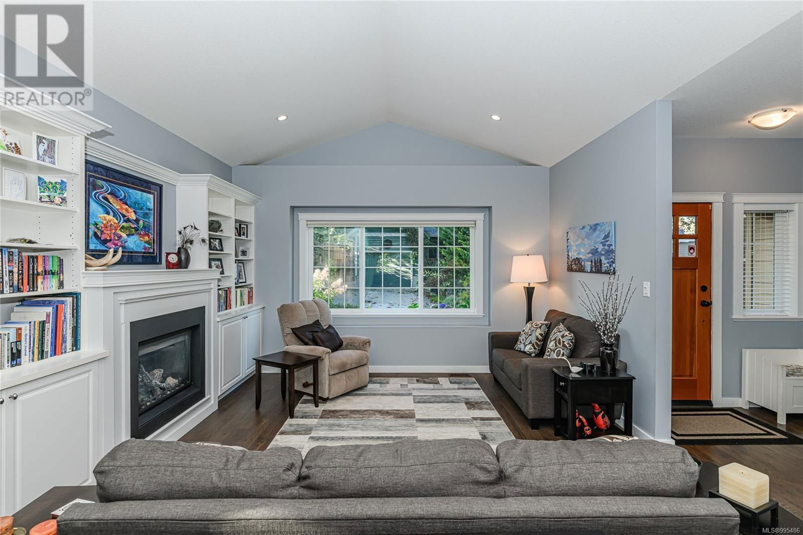 3 - 3134 MANOR DRIVE Image 3