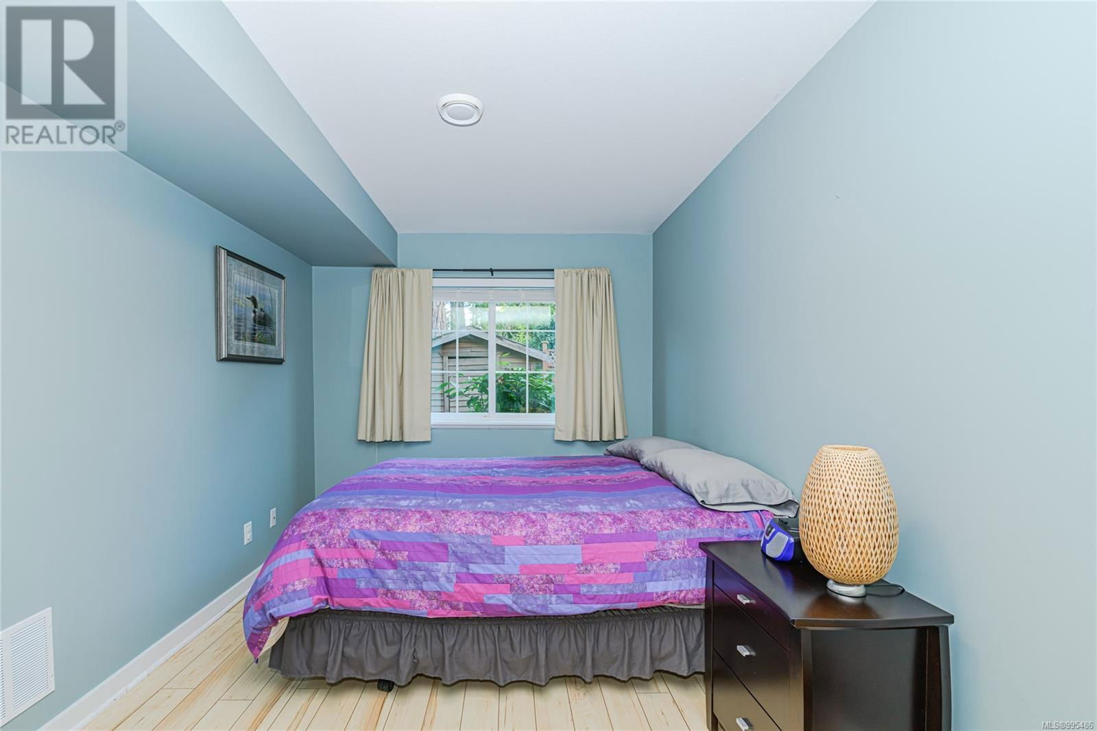 3 - 3134 MANOR DRIVE Image 35