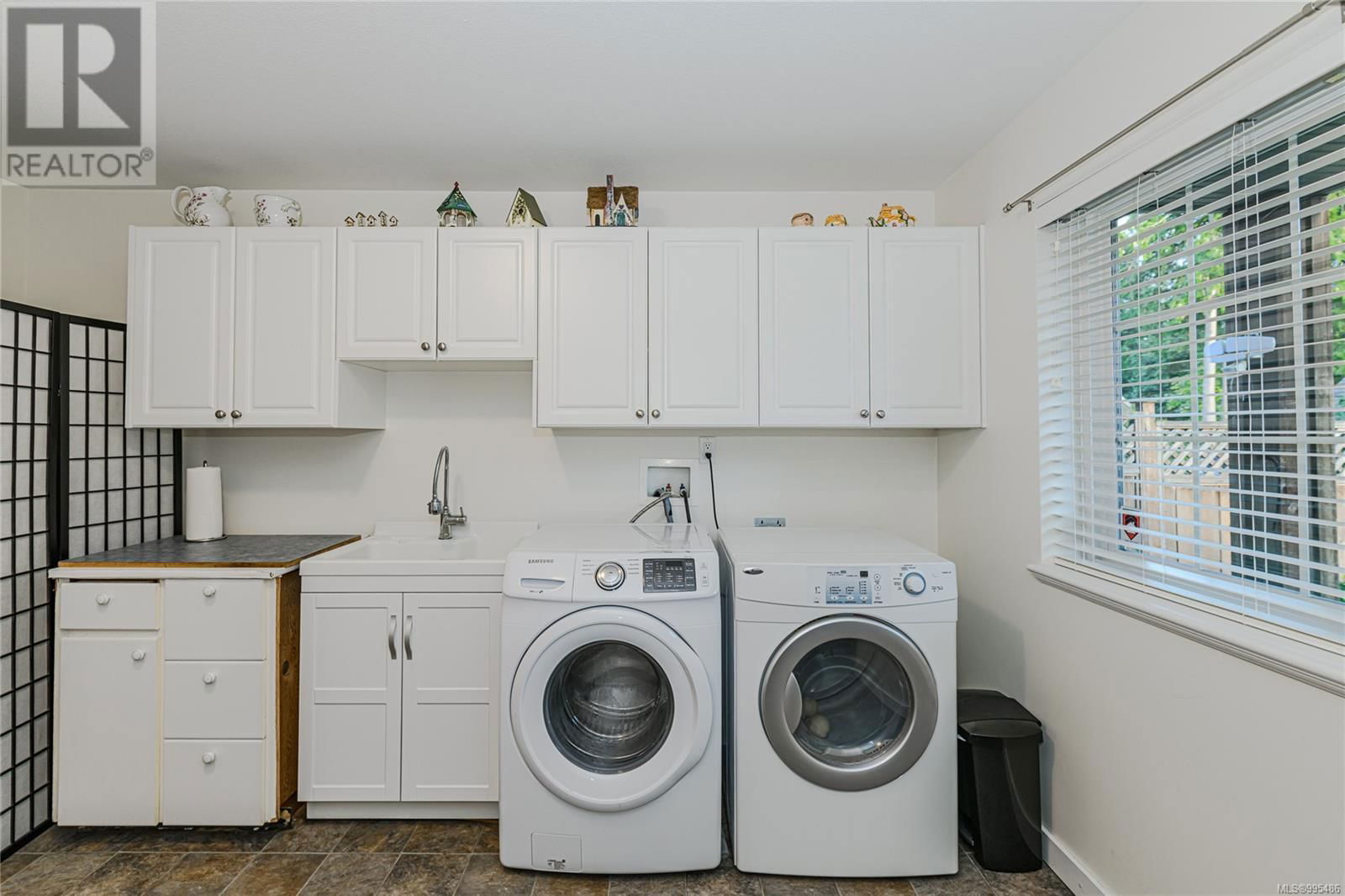 3 - 3134 MANOR DRIVE Image 38