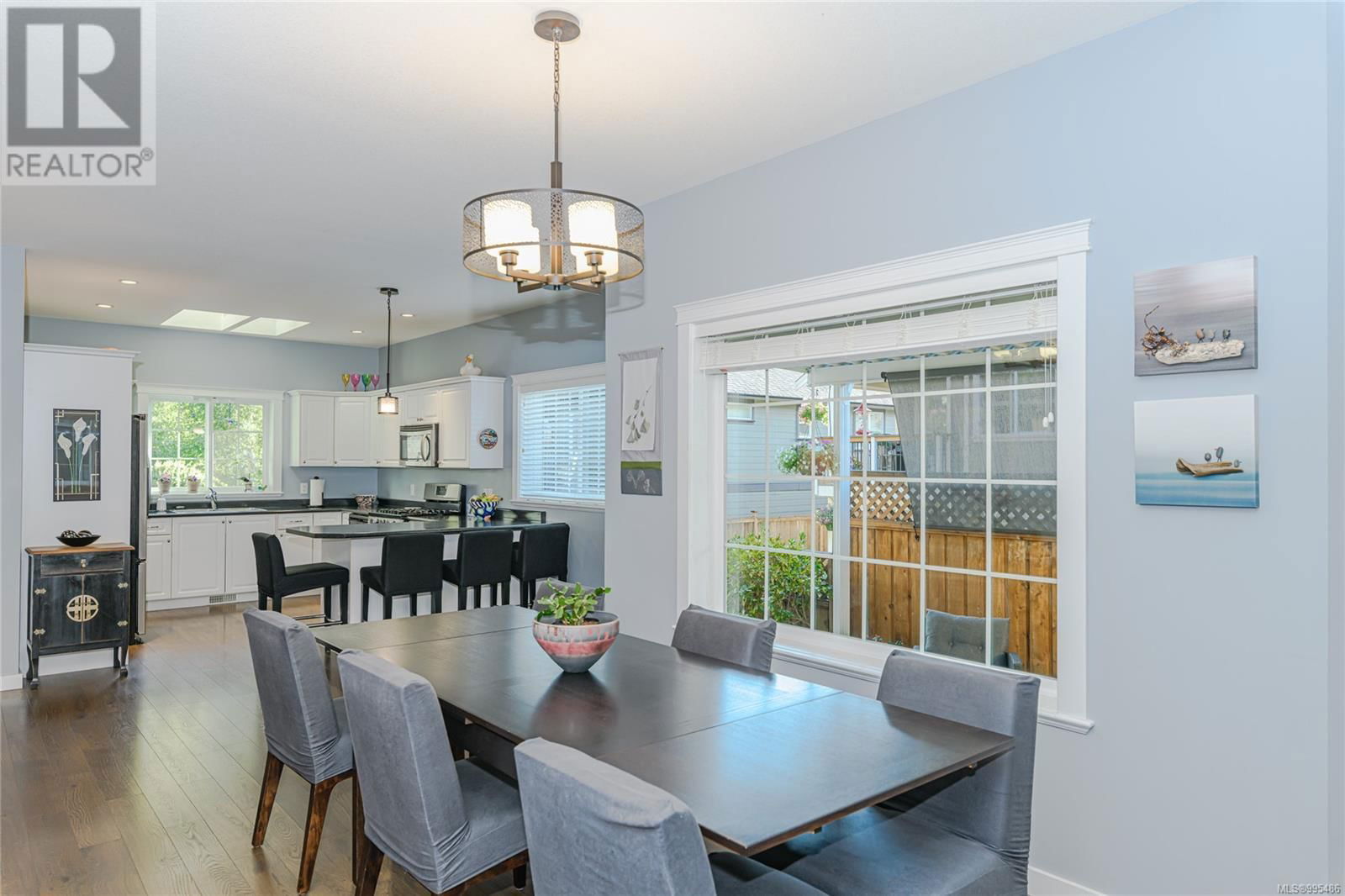 3 - 3134 MANOR DRIVE Image 4
