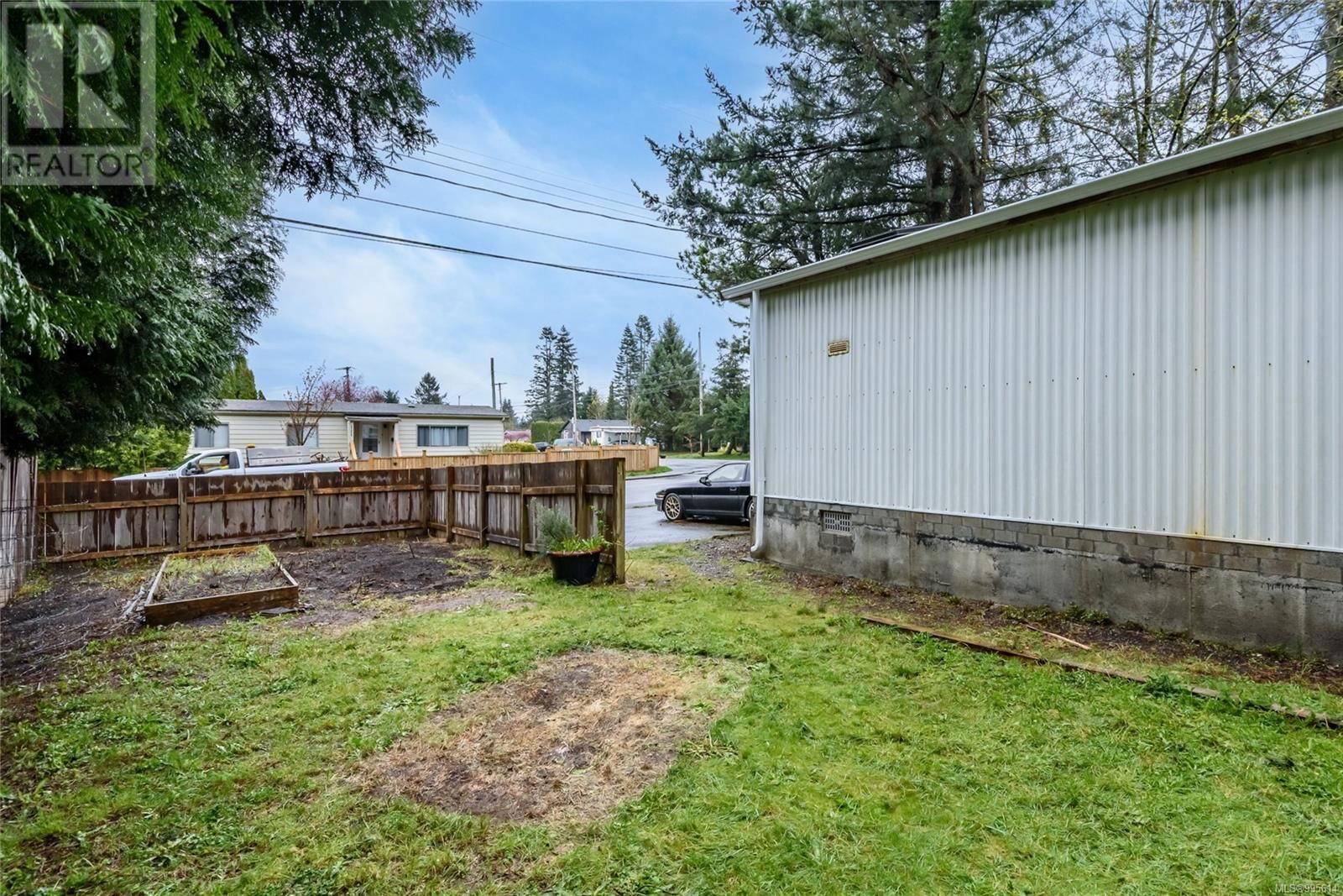 2202 4TH STREET EAST Image 15