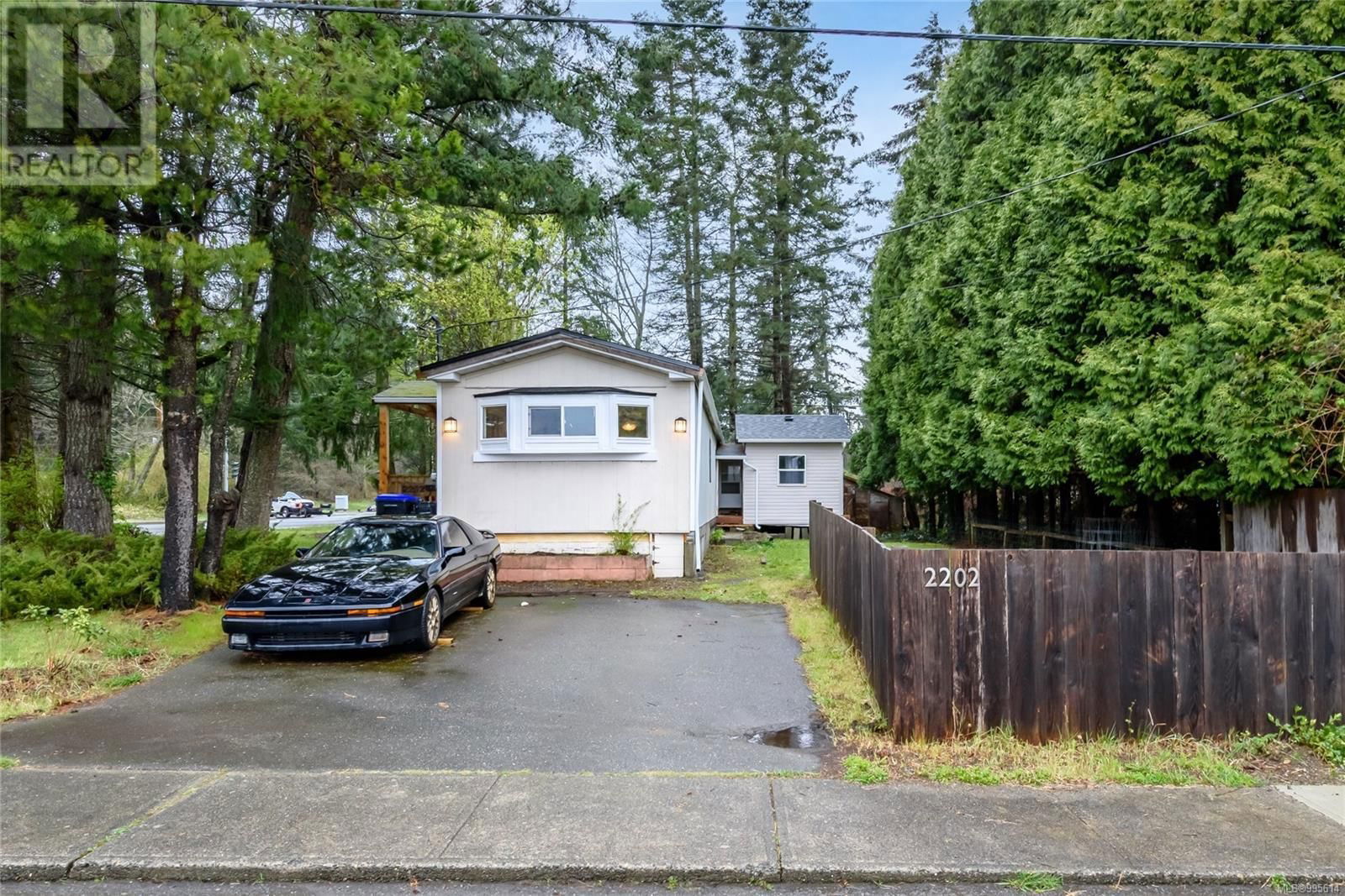 2202 4TH STREET EAST Image 18