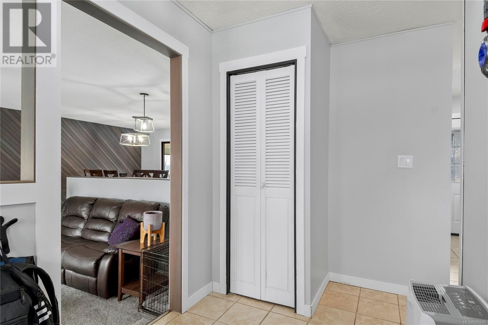 951 NORTHMORE ROAD Image 12