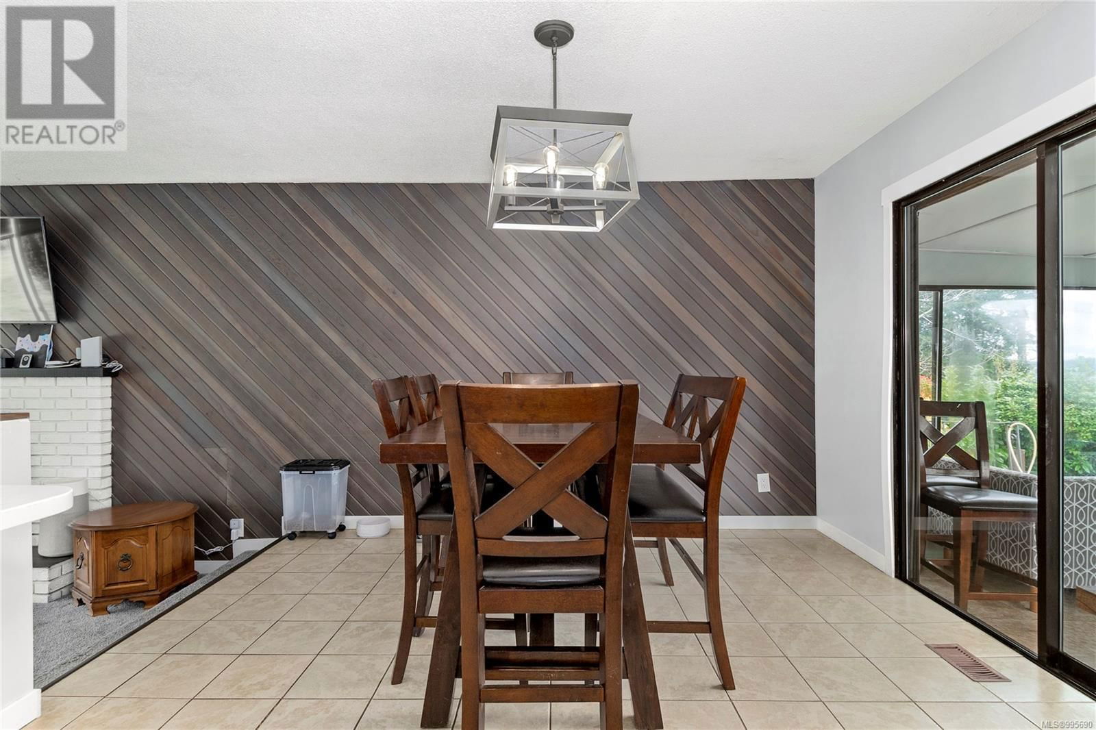 951 NORTHMORE ROAD Image 16