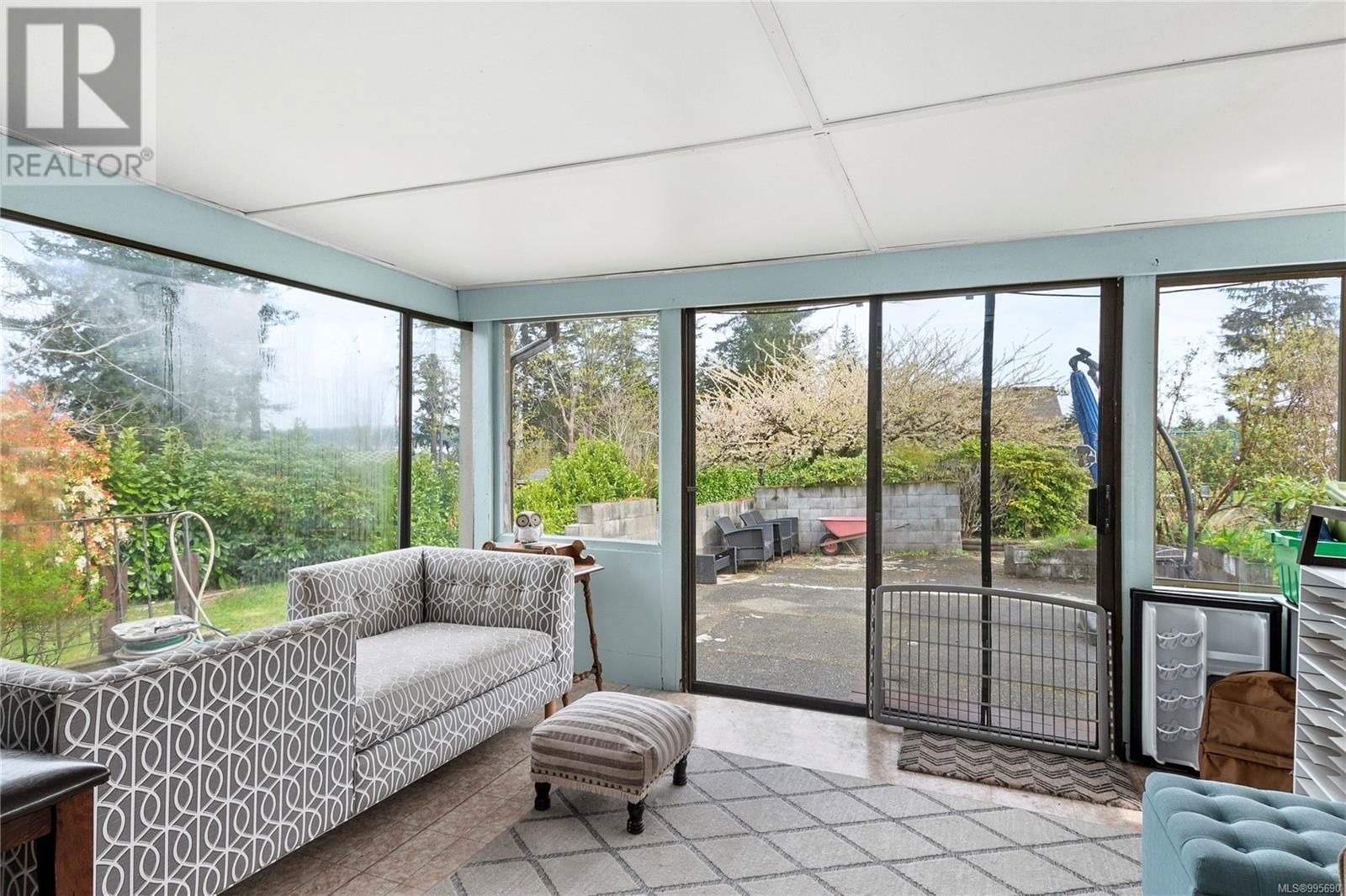 951 NORTHMORE ROAD Image 17