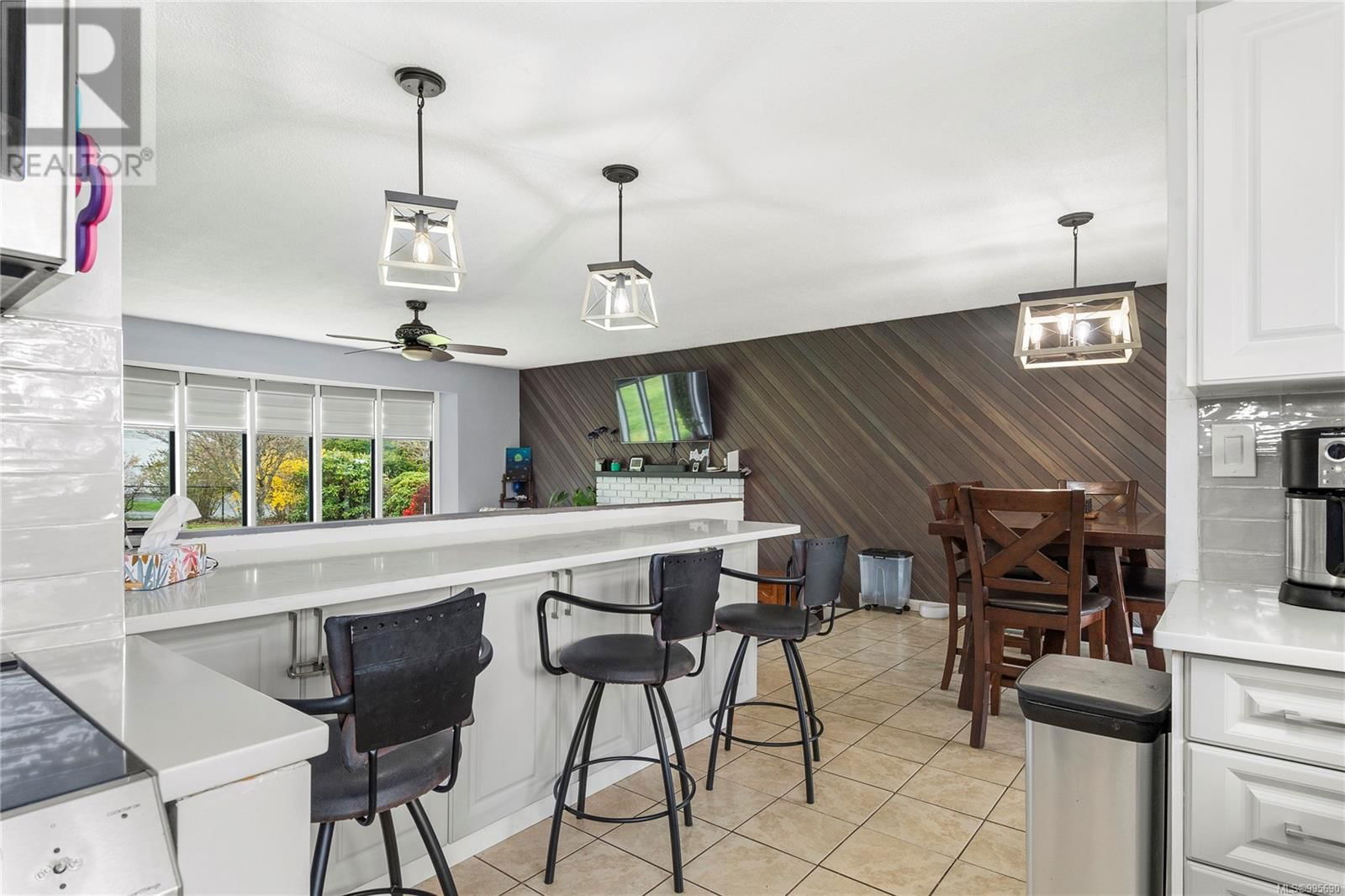 951 NORTHMORE ROAD Image 3