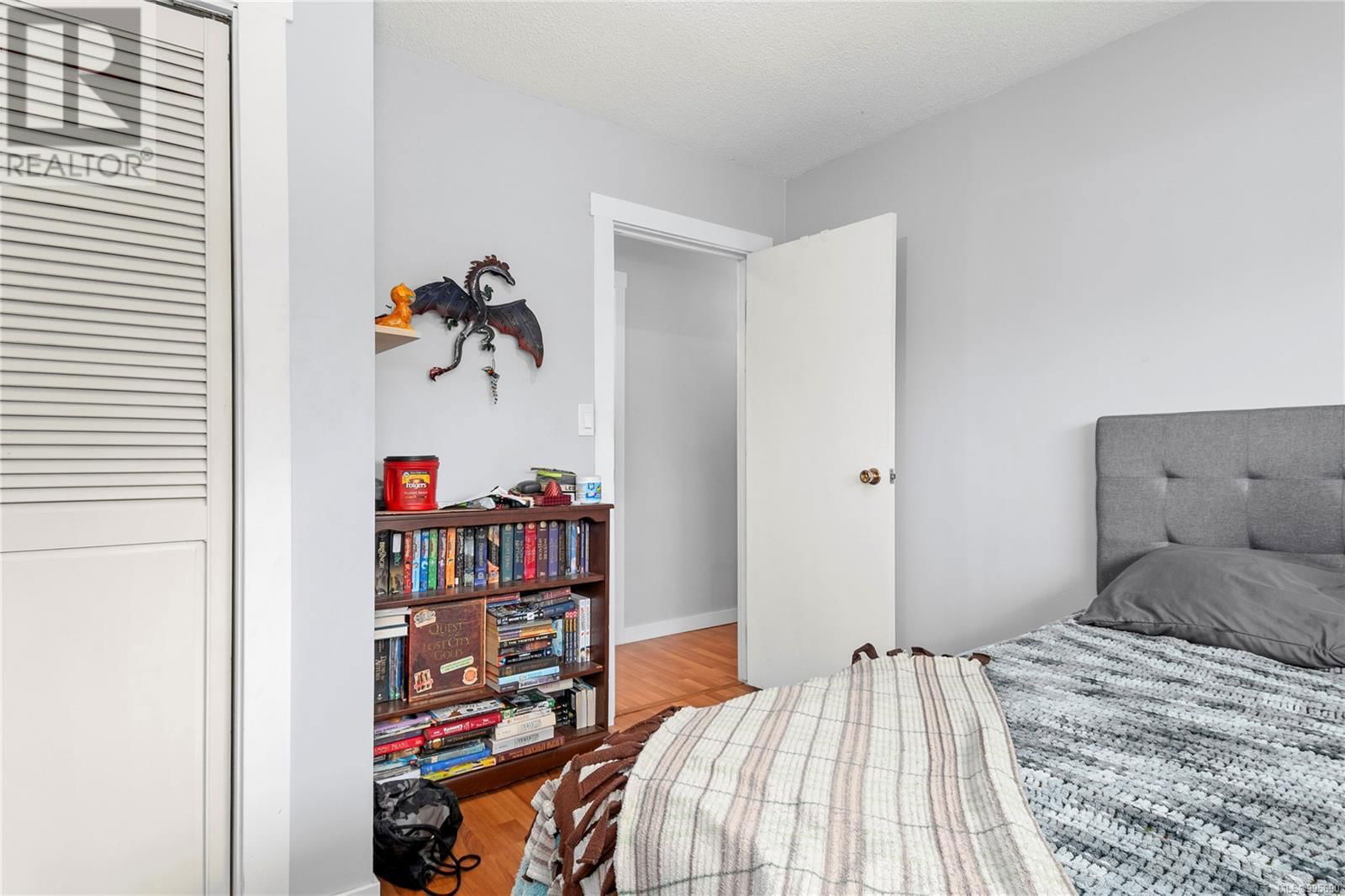 951 NORTHMORE ROAD Image 30