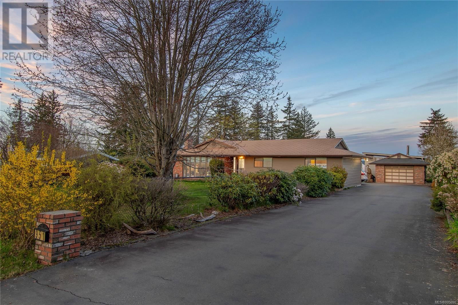 951 NORTHMORE ROAD Image 48