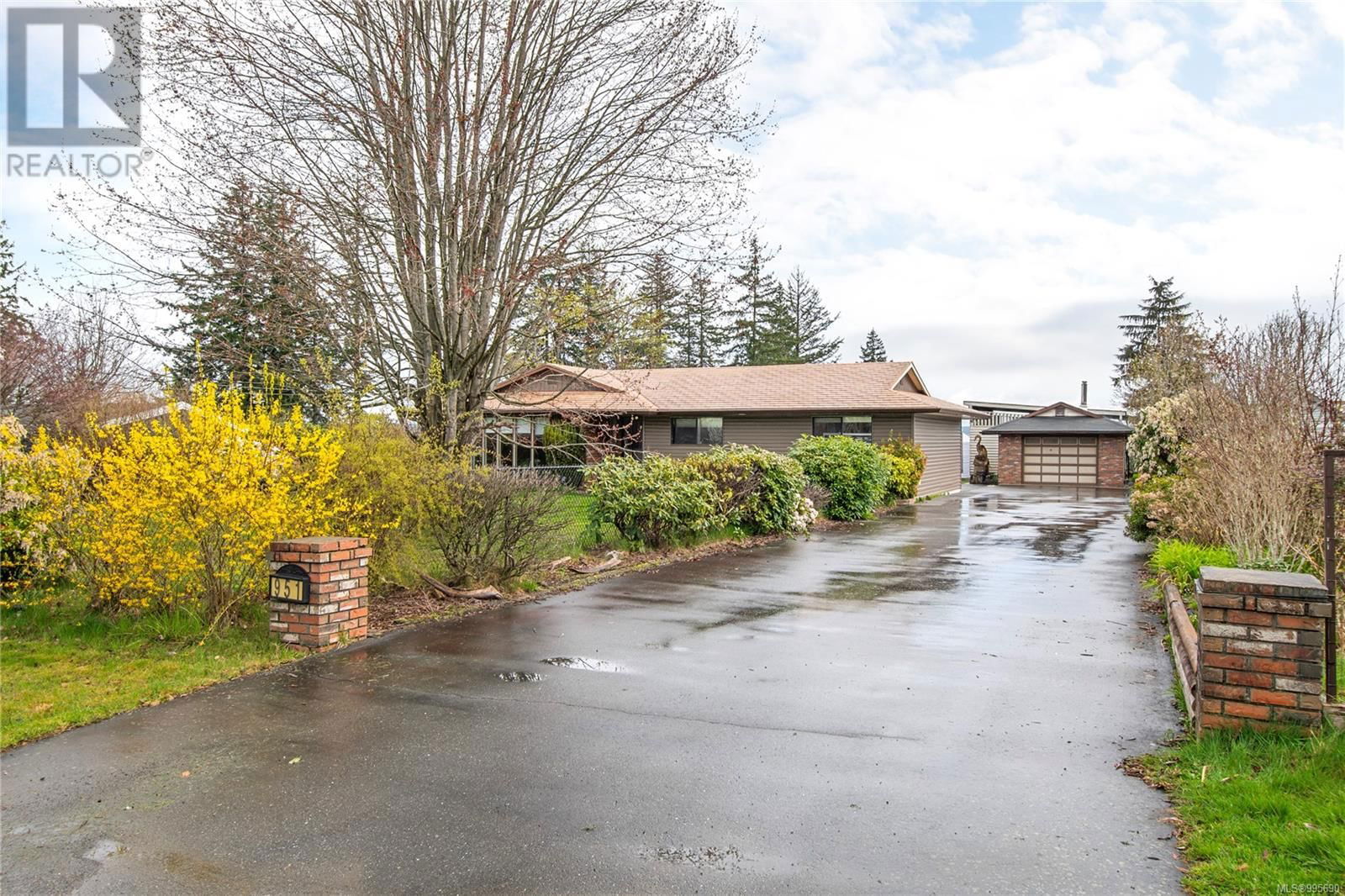 951 NORTHMORE ROAD Image 6