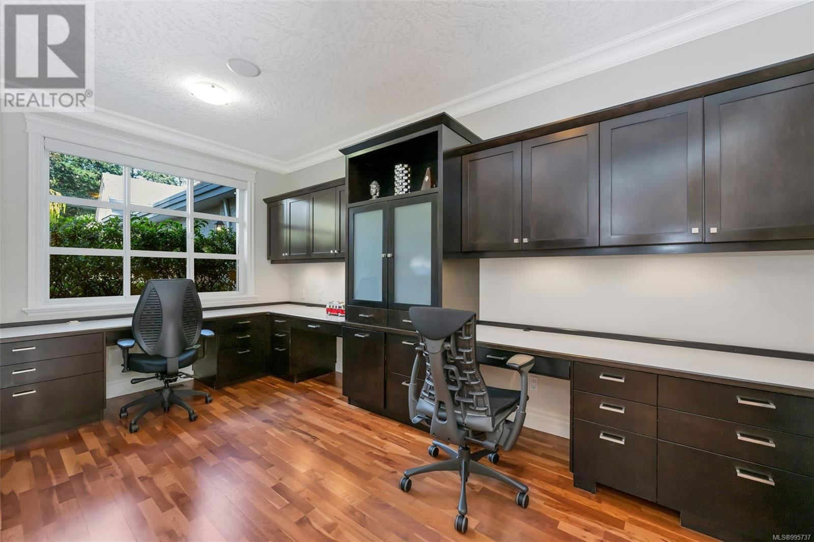 4668 CORDOVA BAY ROAD Image 15