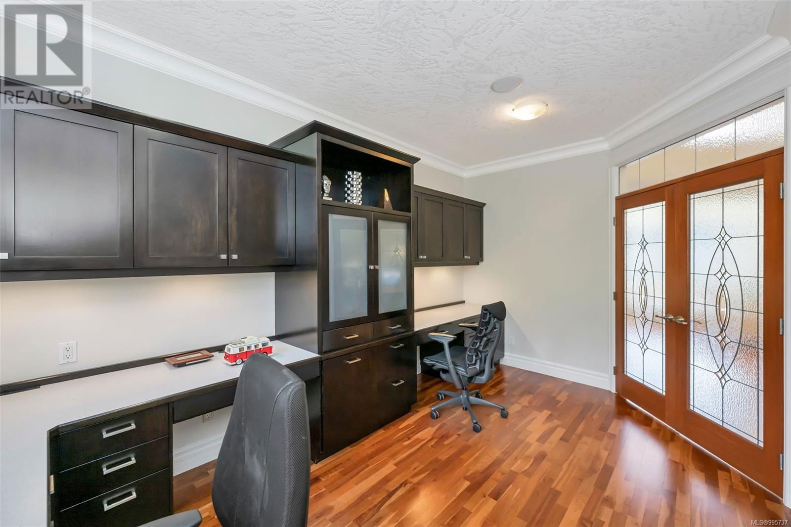 4668 CORDOVA BAY ROAD Image 16