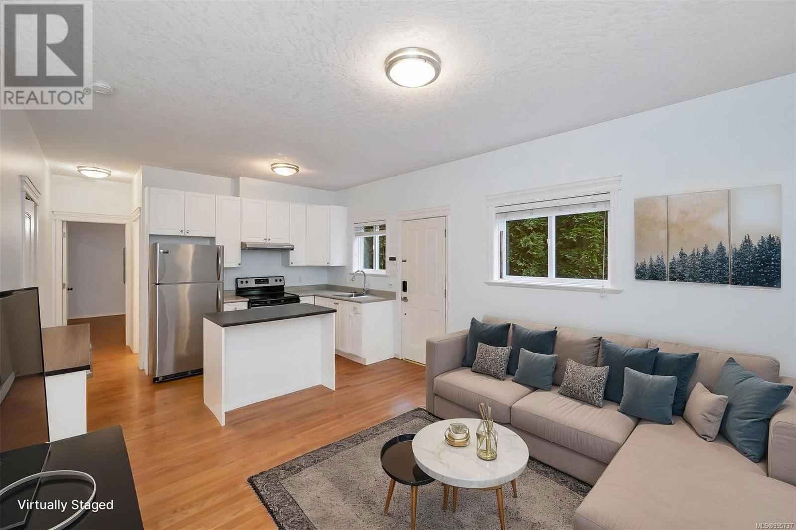 4668 CORDOVA BAY ROAD Image 55