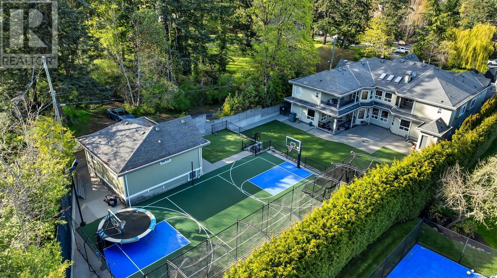 4668 CORDOVA BAY ROAD Image 6