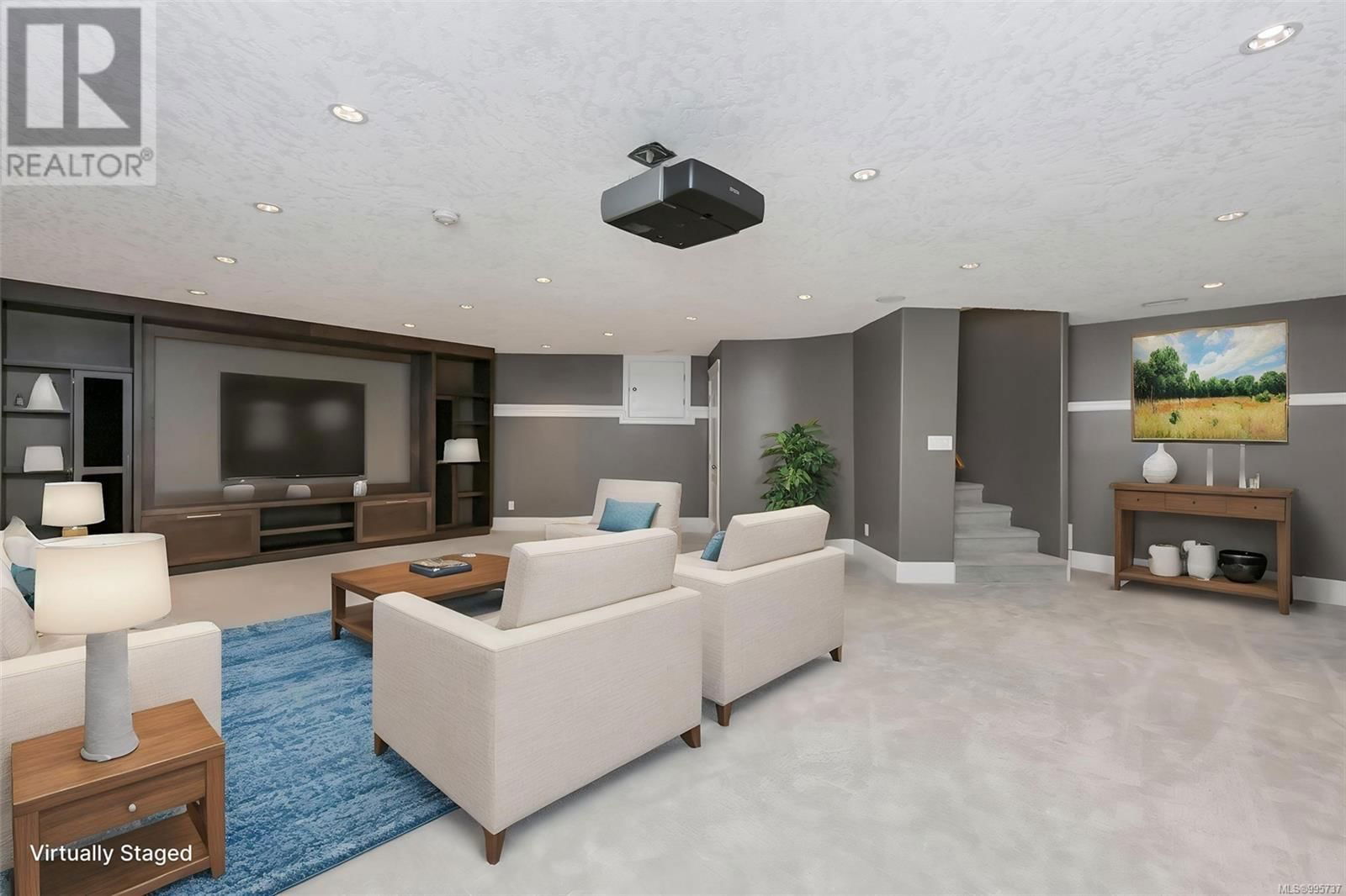 4668 CORDOVA BAY ROAD Image 61
