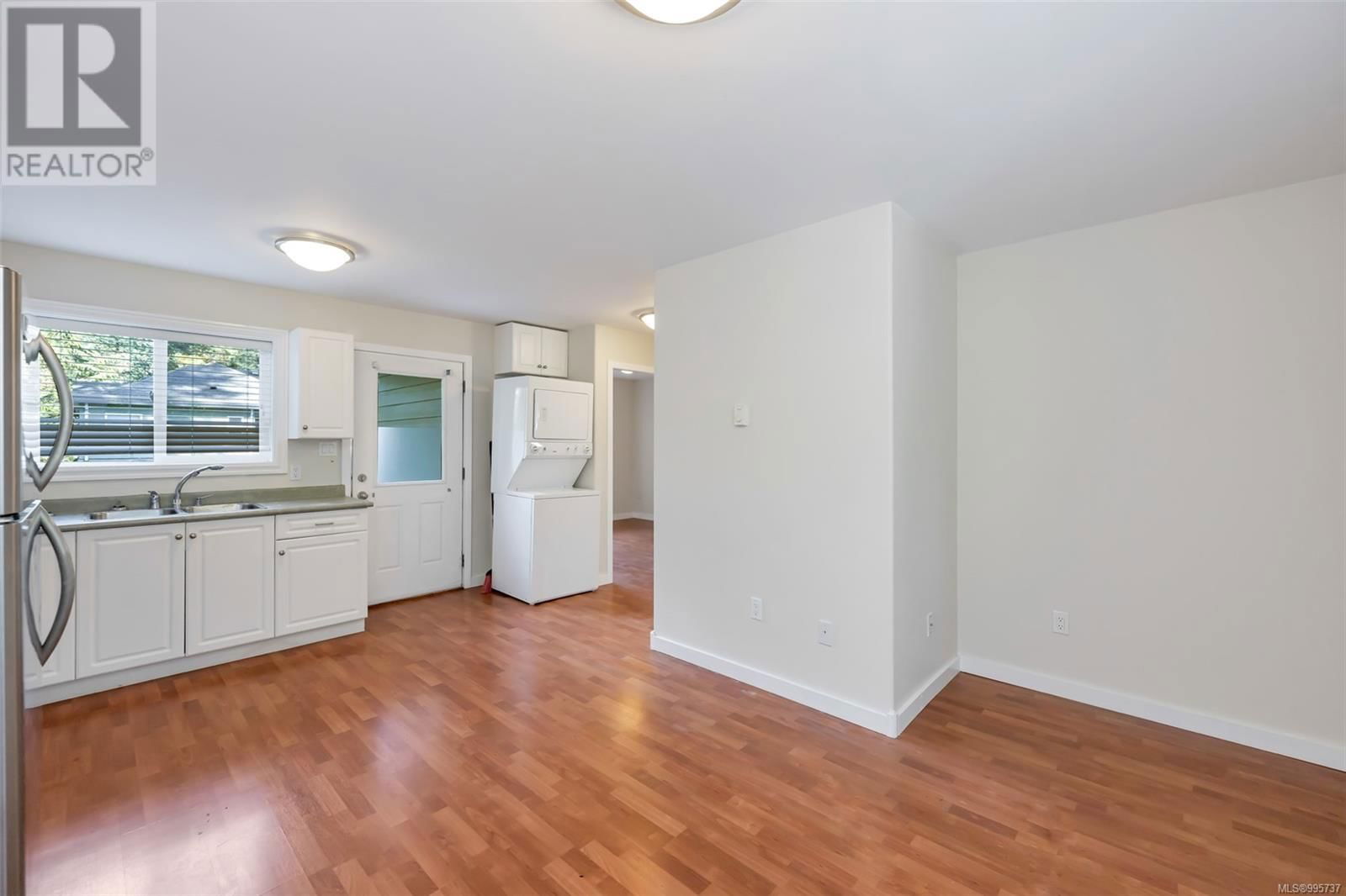 4668 CORDOVA BAY ROAD Image 69