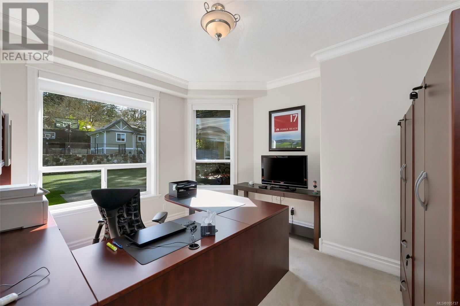 4668 CORDOVA BAY ROAD Image 7