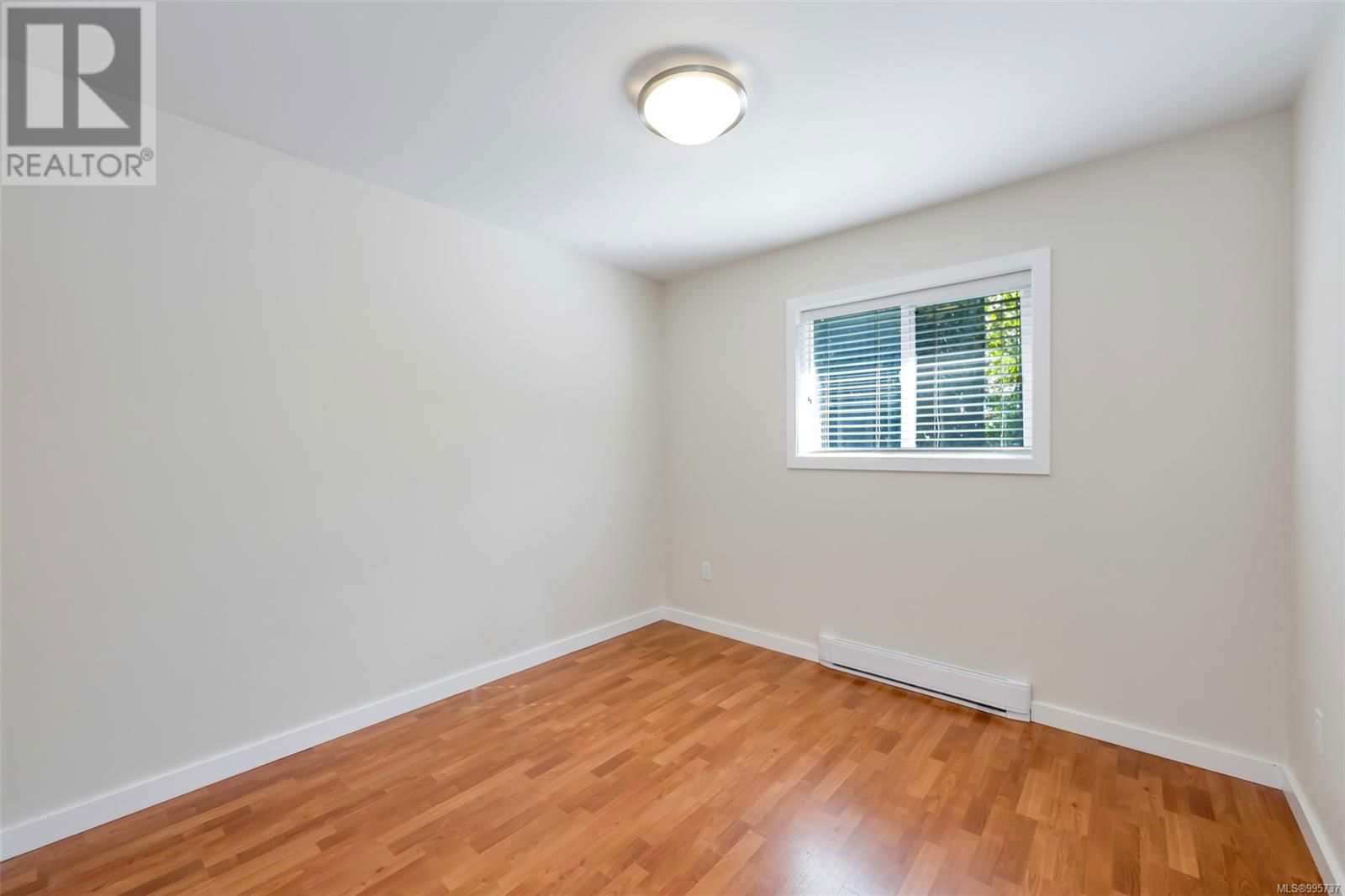 4668 CORDOVA BAY ROAD Image 74