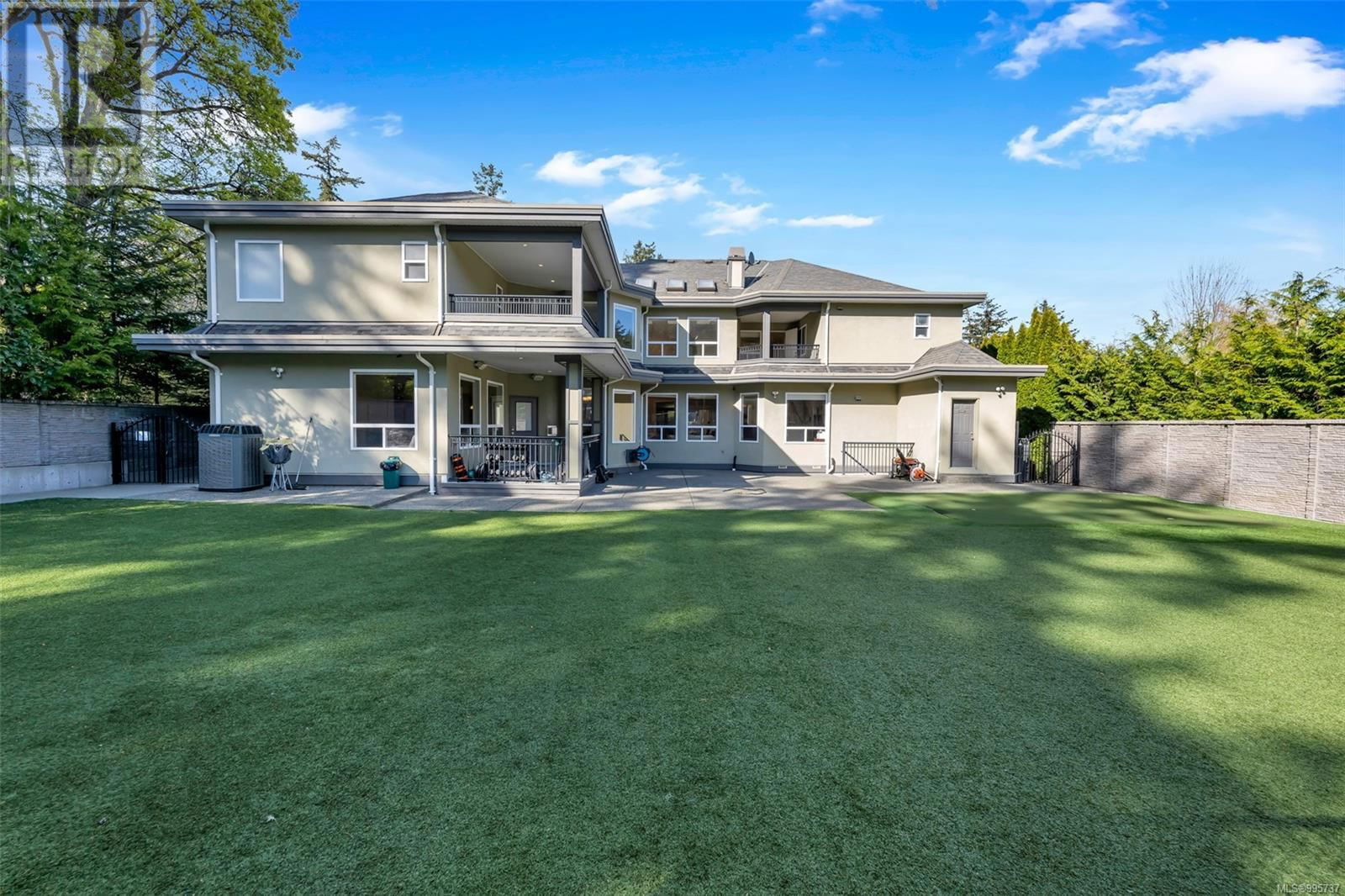 4668 CORDOVA BAY ROAD Image 80