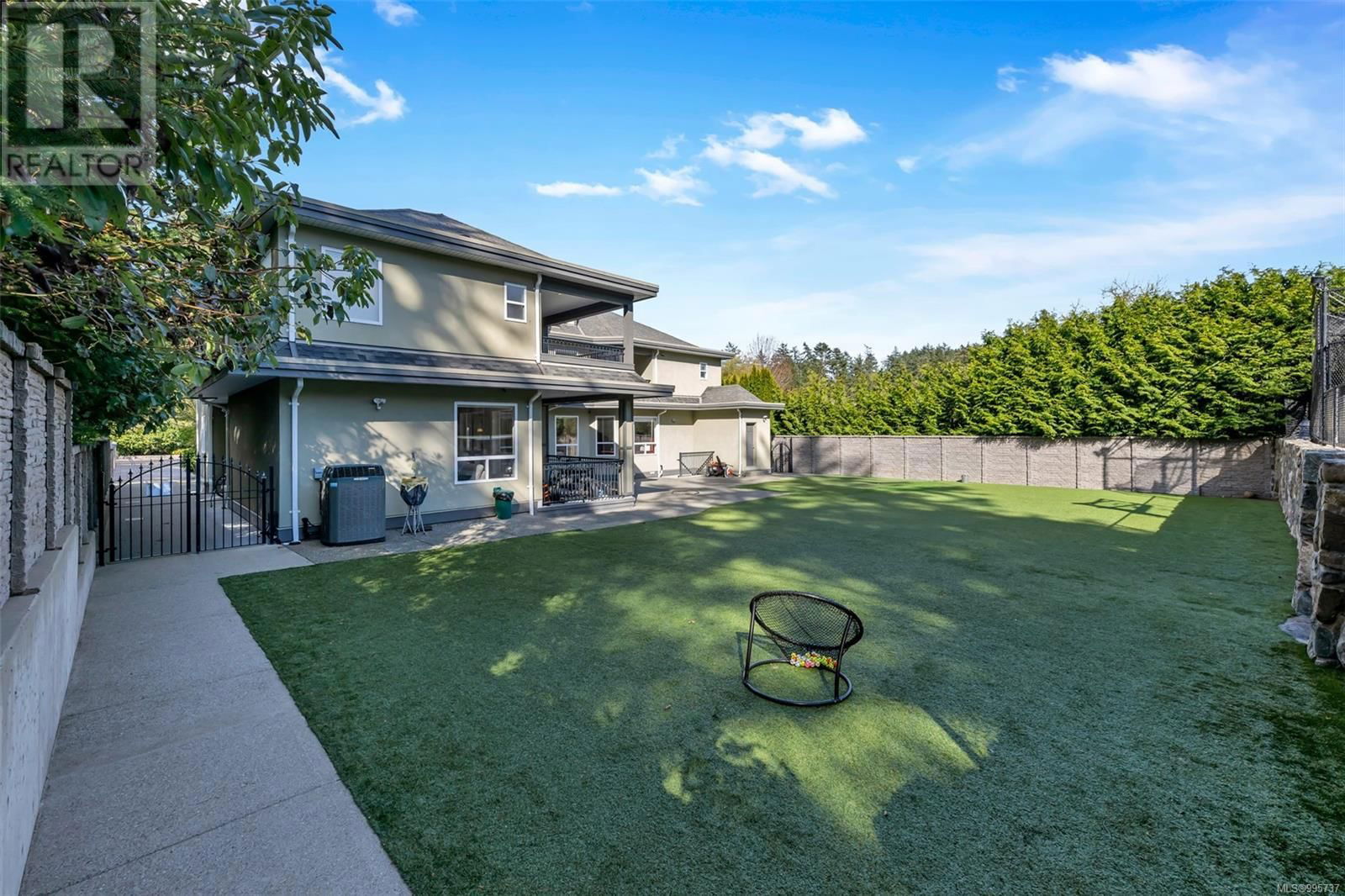 4668 CORDOVA BAY ROAD Image 81
