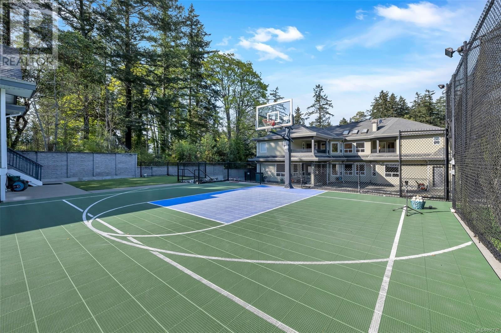 4668 CORDOVA BAY ROAD Image 85