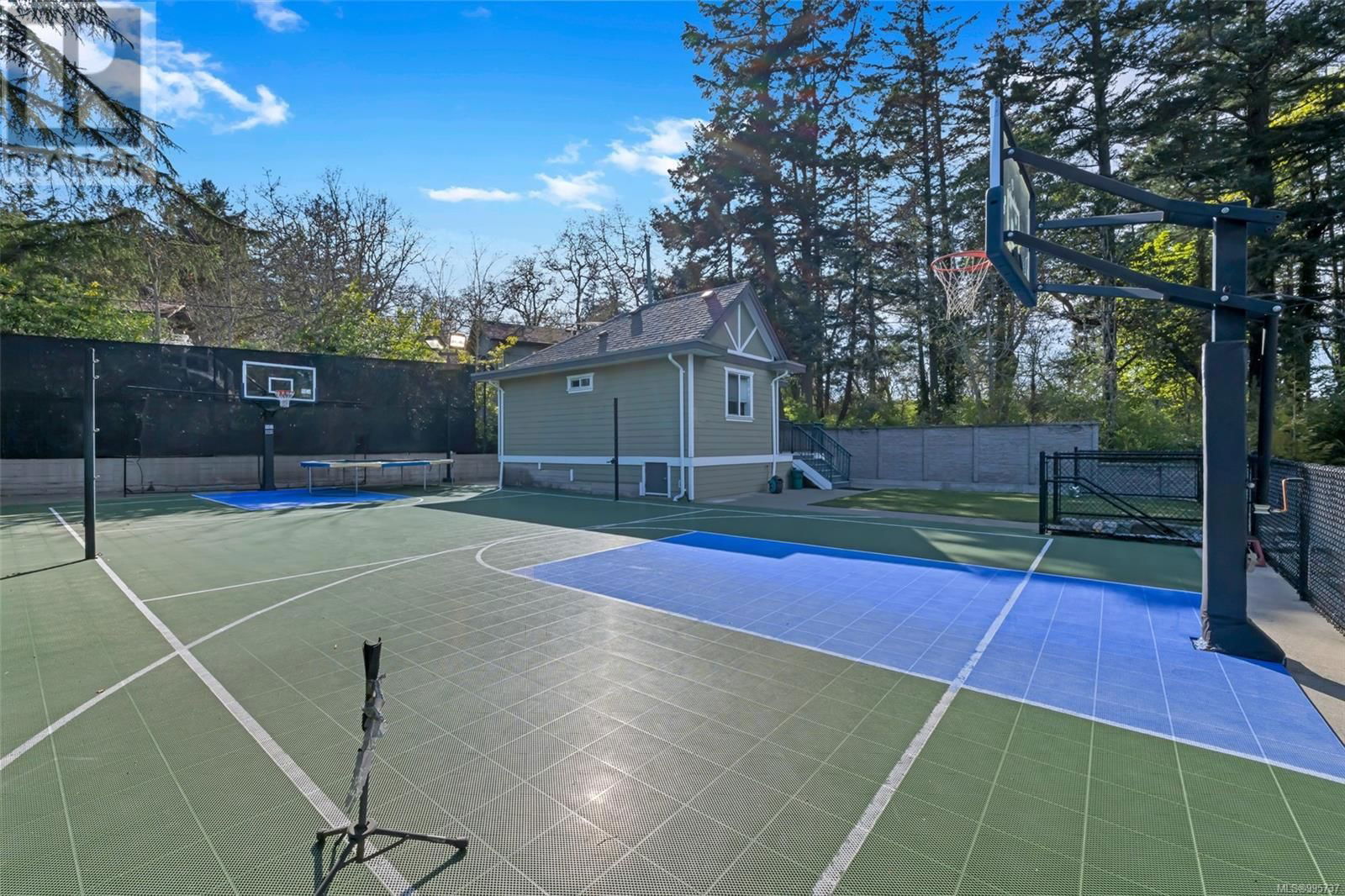 4668 CORDOVA BAY ROAD Image 87