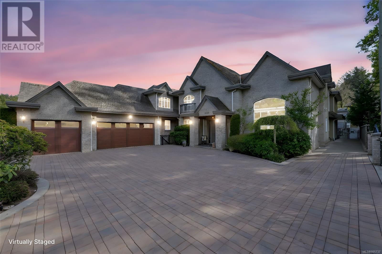 4668 CORDOVA BAY ROAD Image 88