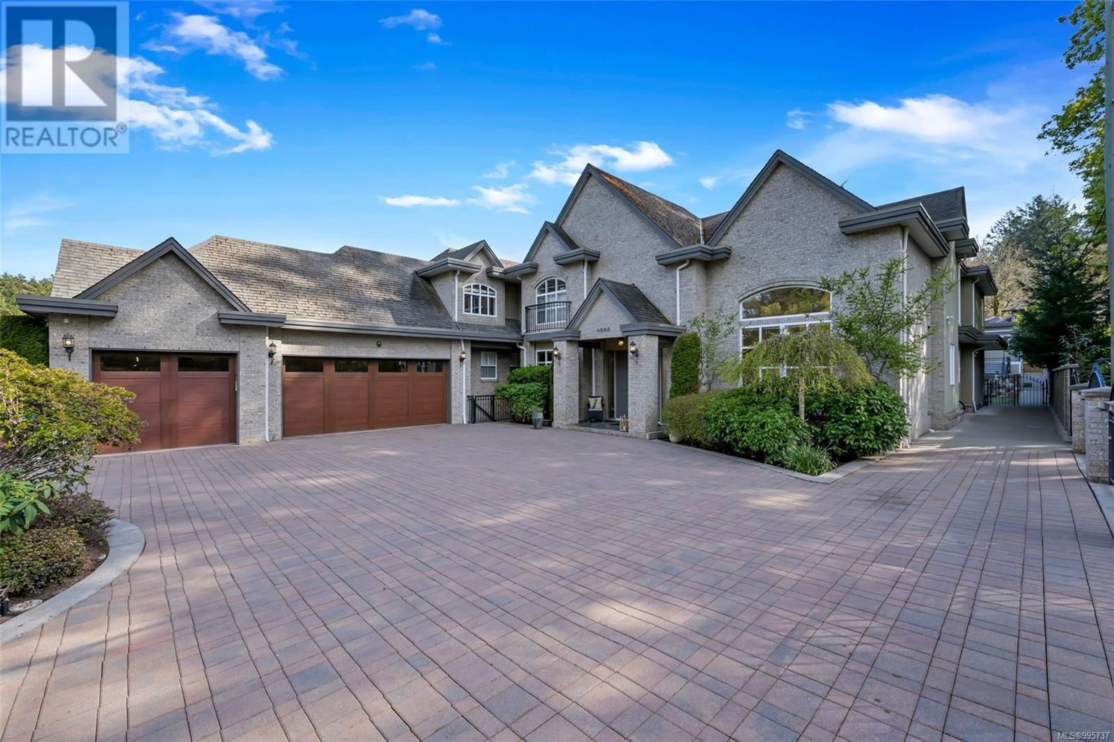4668 CORDOVA BAY ROAD Image 89