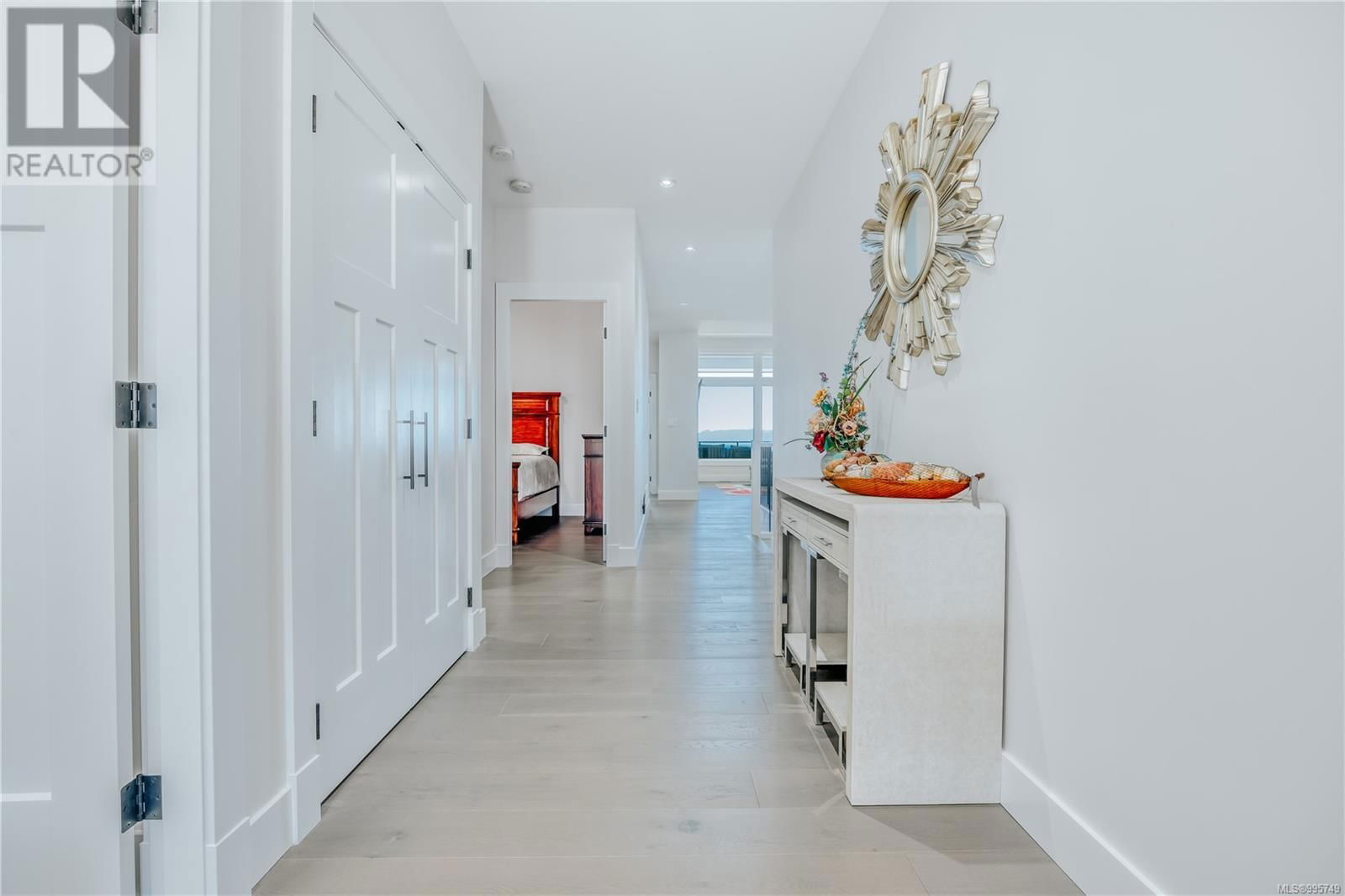 138 ROYAL PACIFIC WAY Image 18