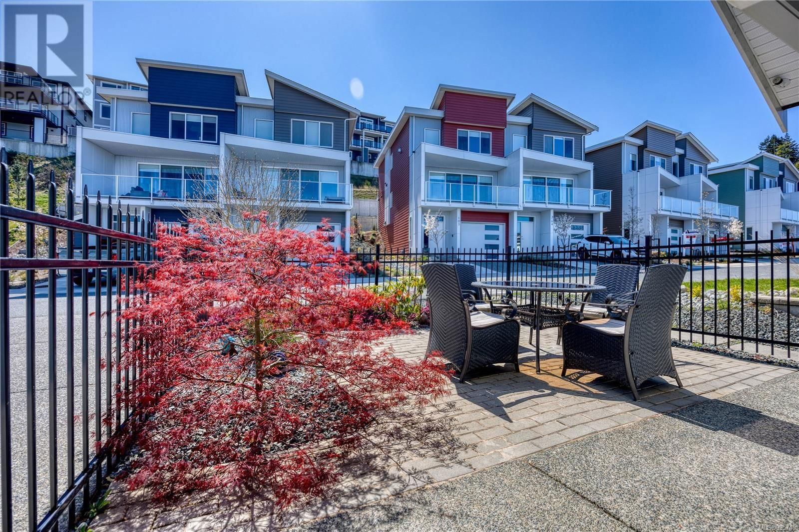 138 ROYAL PACIFIC WAY Image 34