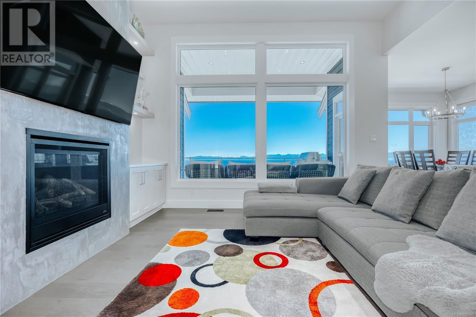 138 ROYAL PACIFIC WAY Image 37