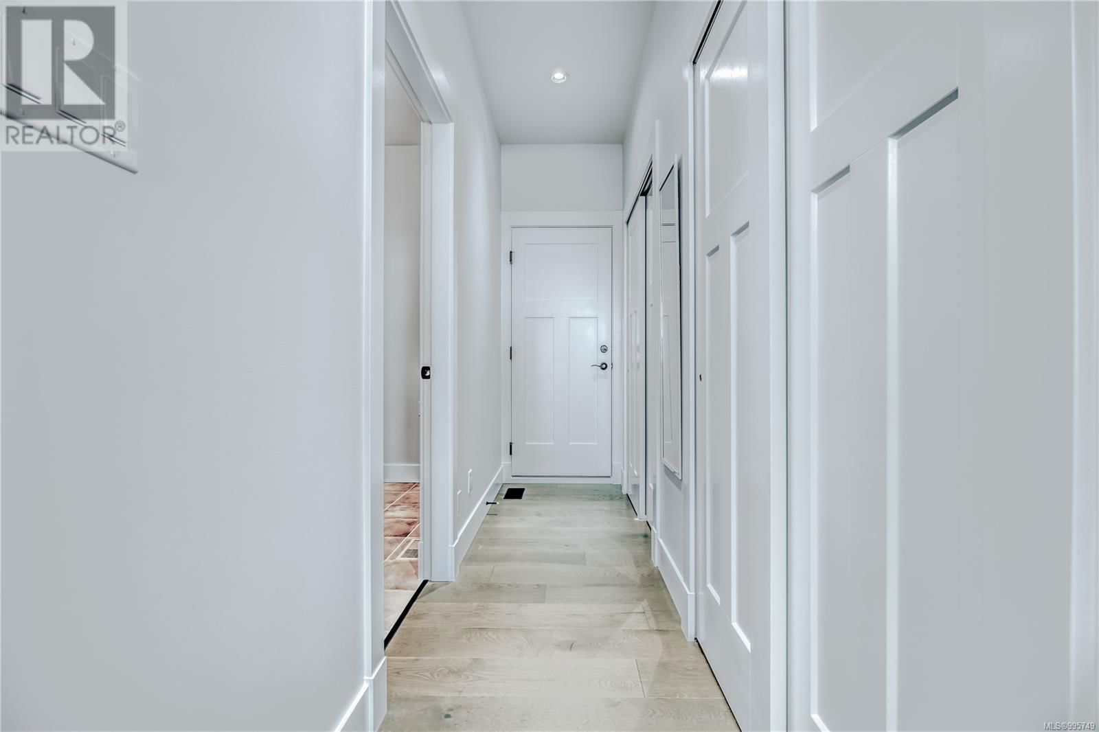 138 ROYAL PACIFIC WAY Image 43