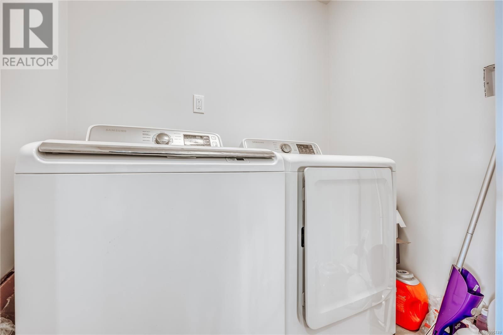 138 ROYAL PACIFIC WAY Image 63