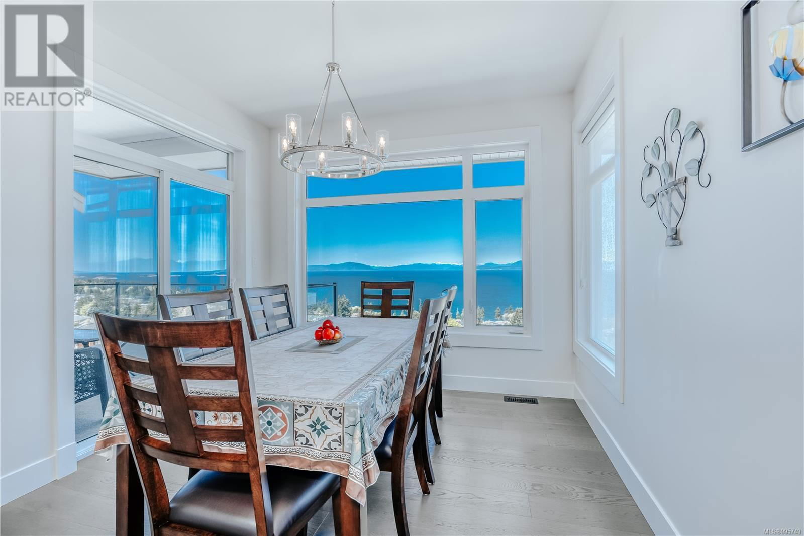 138 ROYAL PACIFIC WAY Image 8