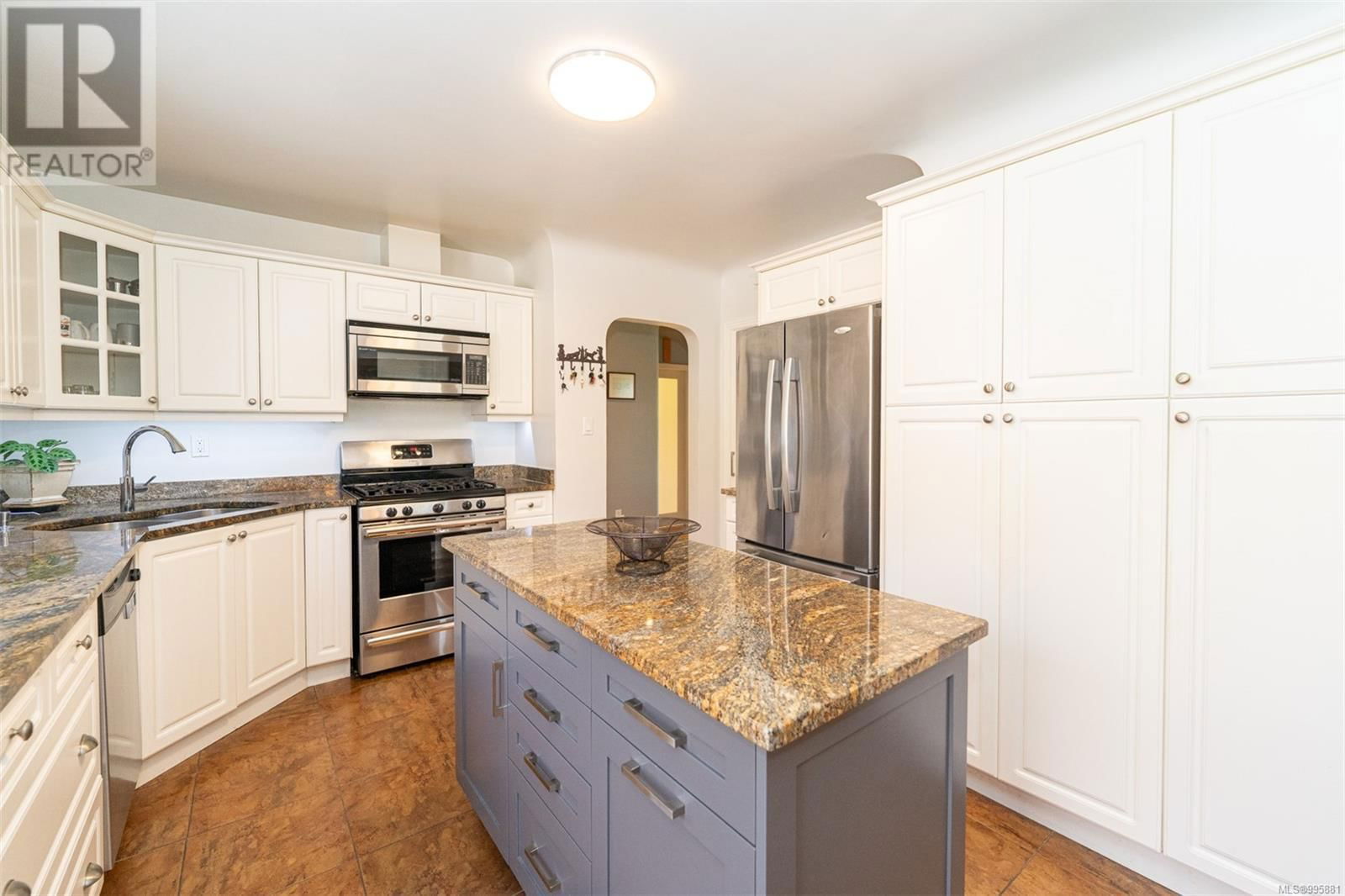 1584 ATHLONE DRIVE Image 11