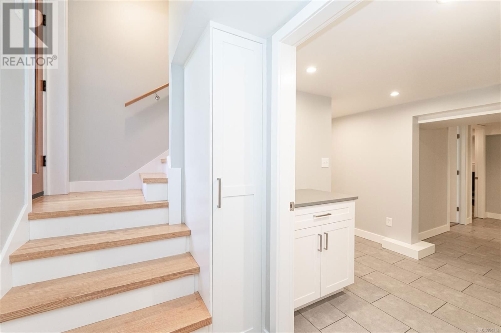 1584 ATHLONE DRIVE Image 28