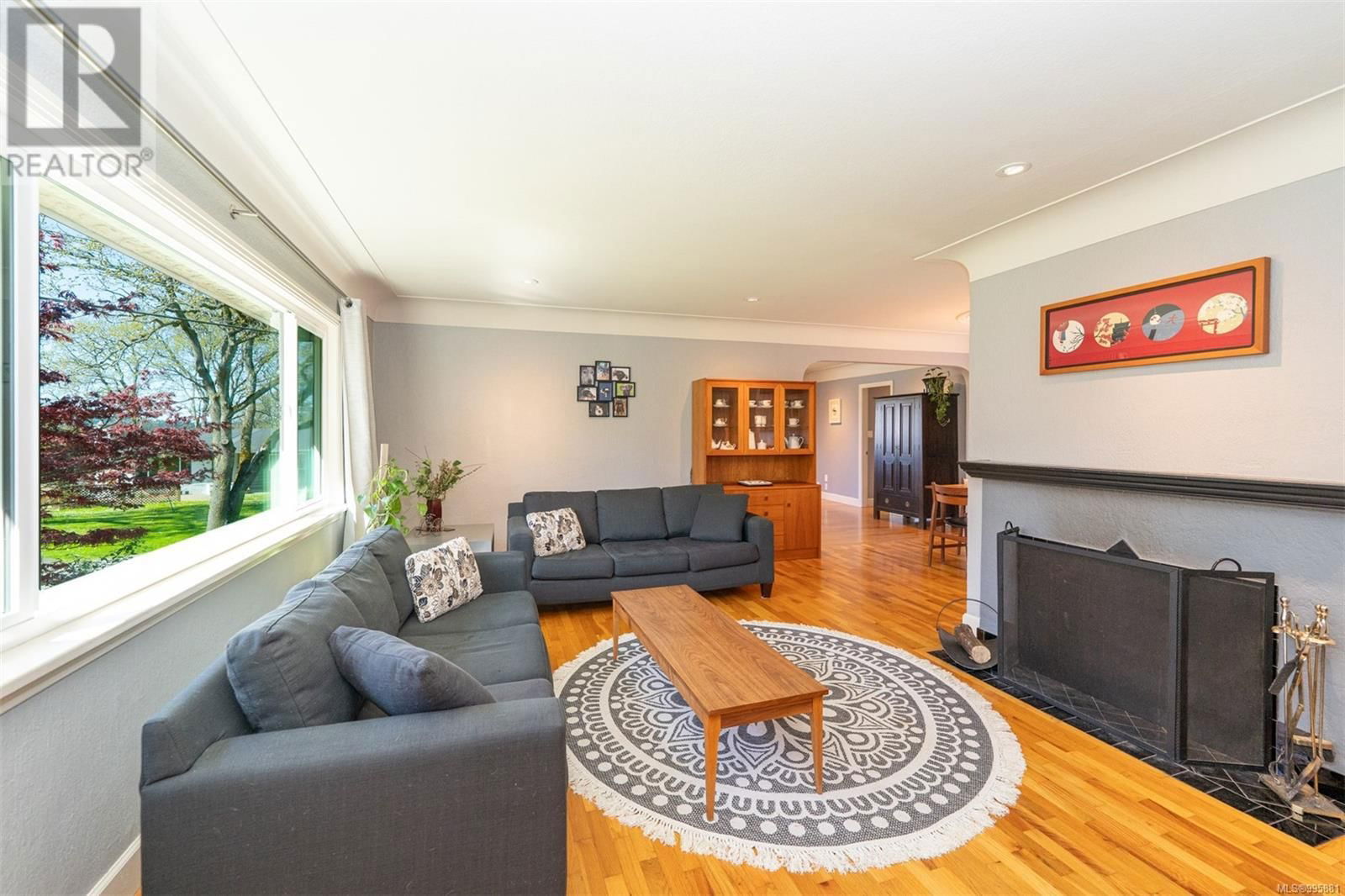 1584 ATHLONE DRIVE Image 3