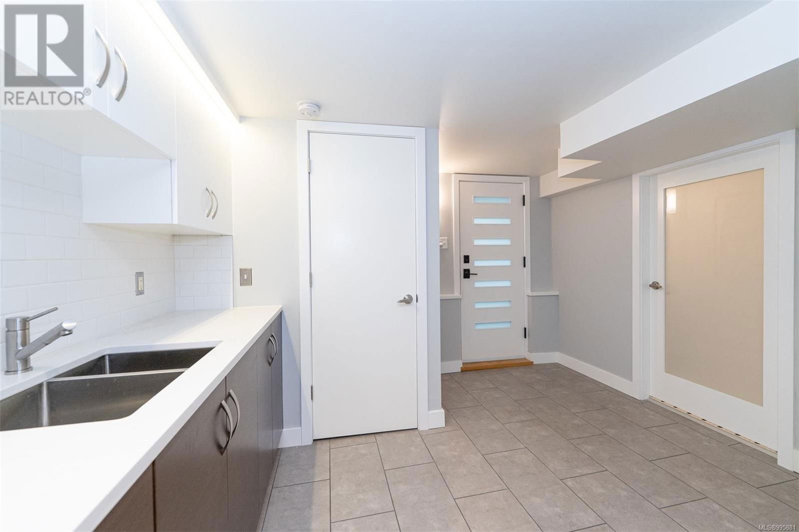 1584 ATHLONE DRIVE Image 31